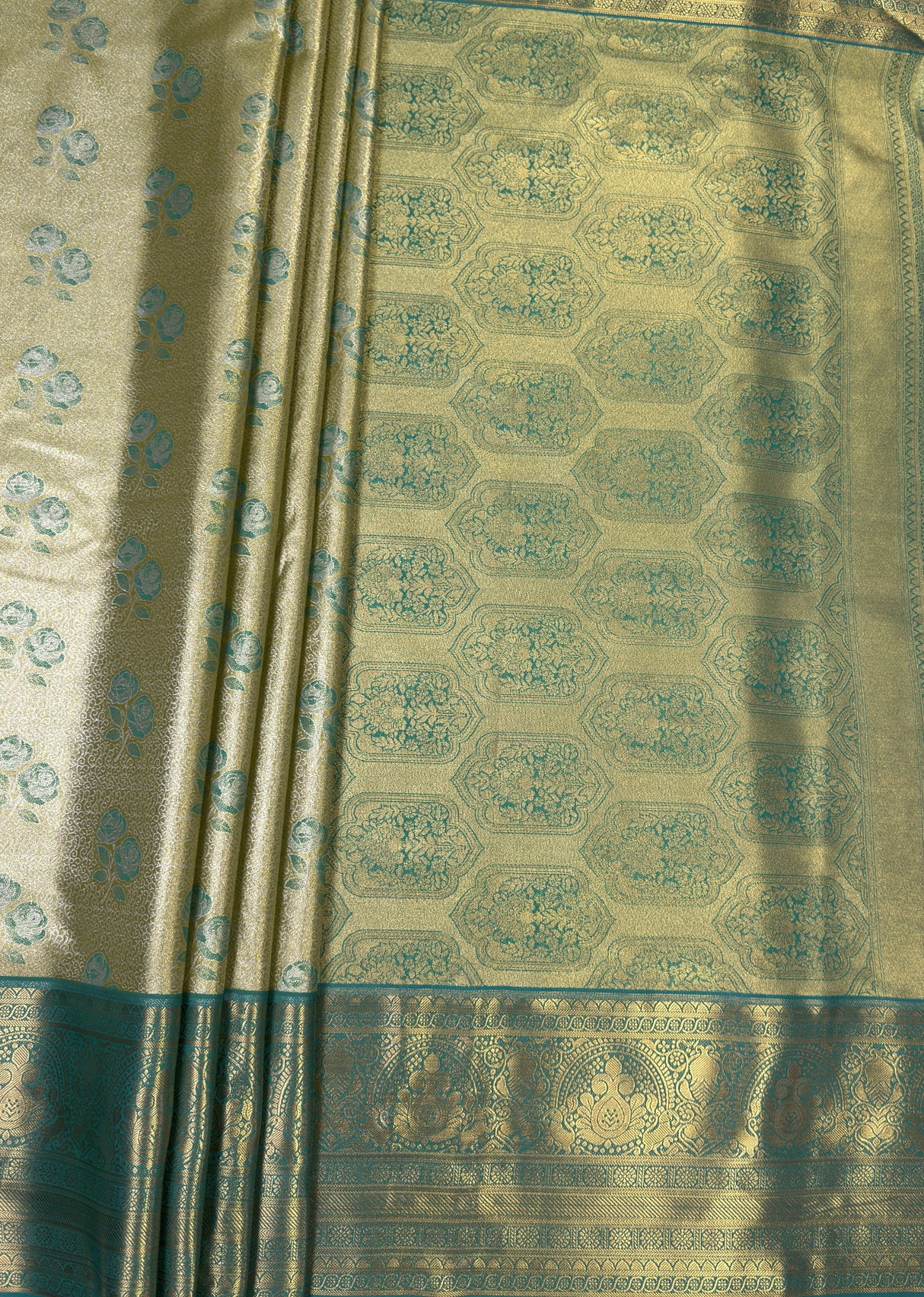 MIMOSA Olive Kanjivaram Art Silk Saree β pallu and zari work detail