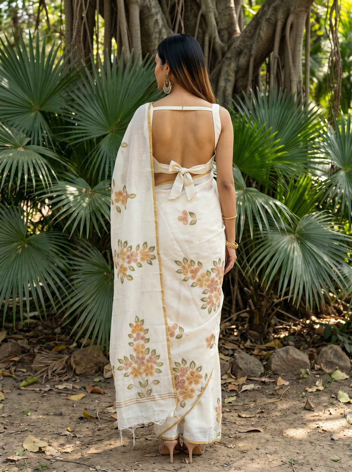 MIMOSA Saree Saree — pose 2 styling detail