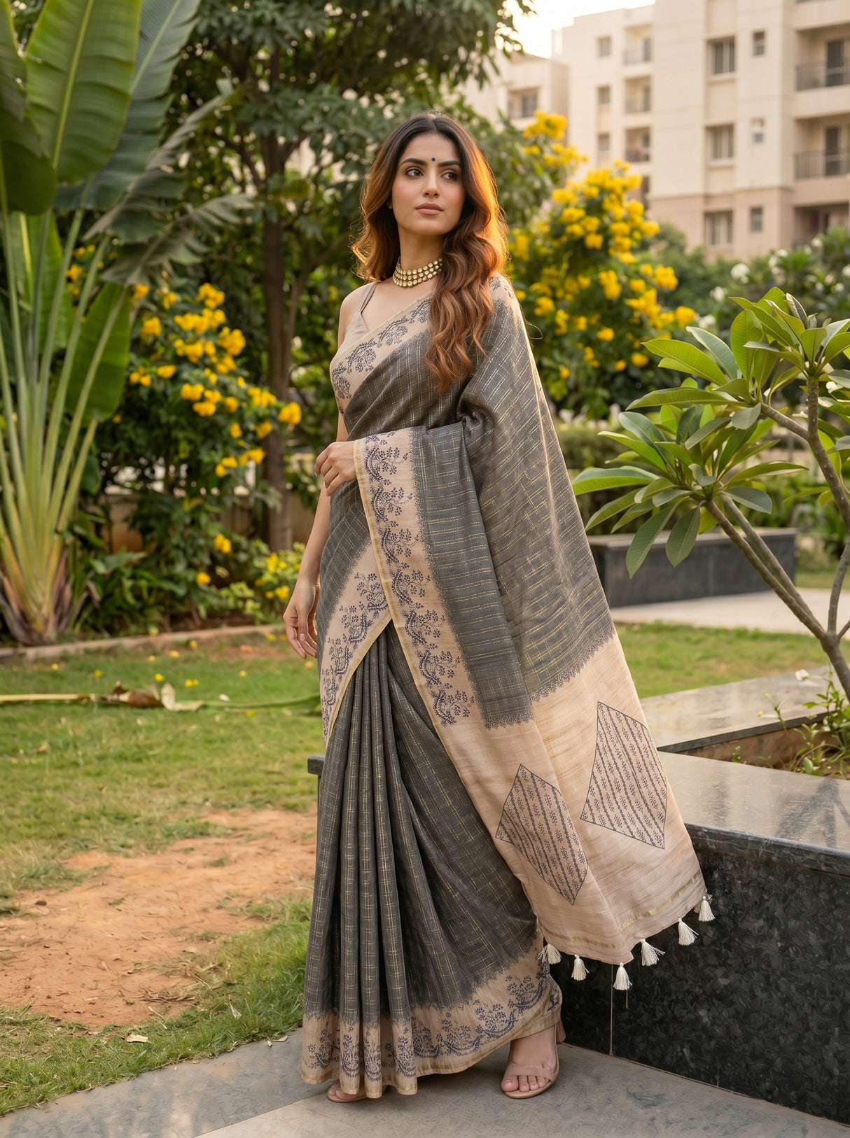 MIMOSA Grey Saree Saree — pose 9 styling detail