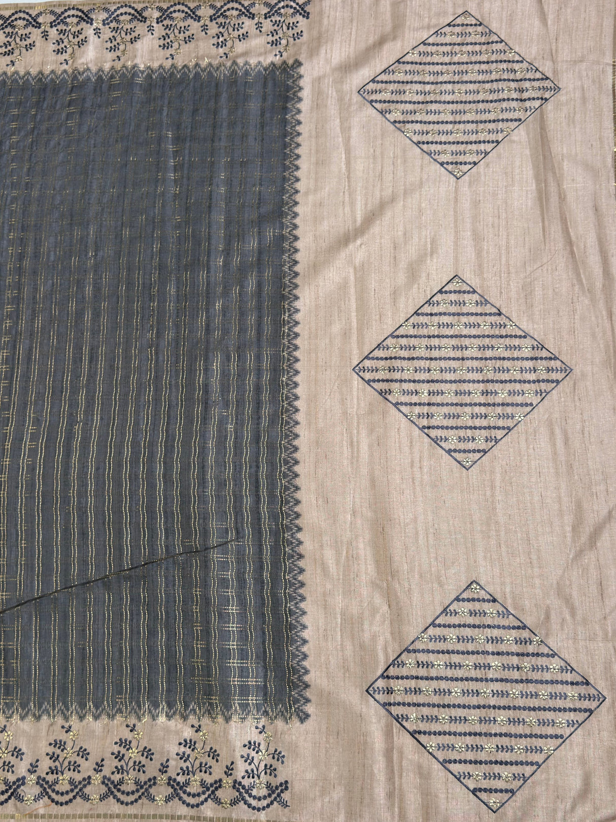 MIMOSA Grey Saree Saree — pallu and zari work detail