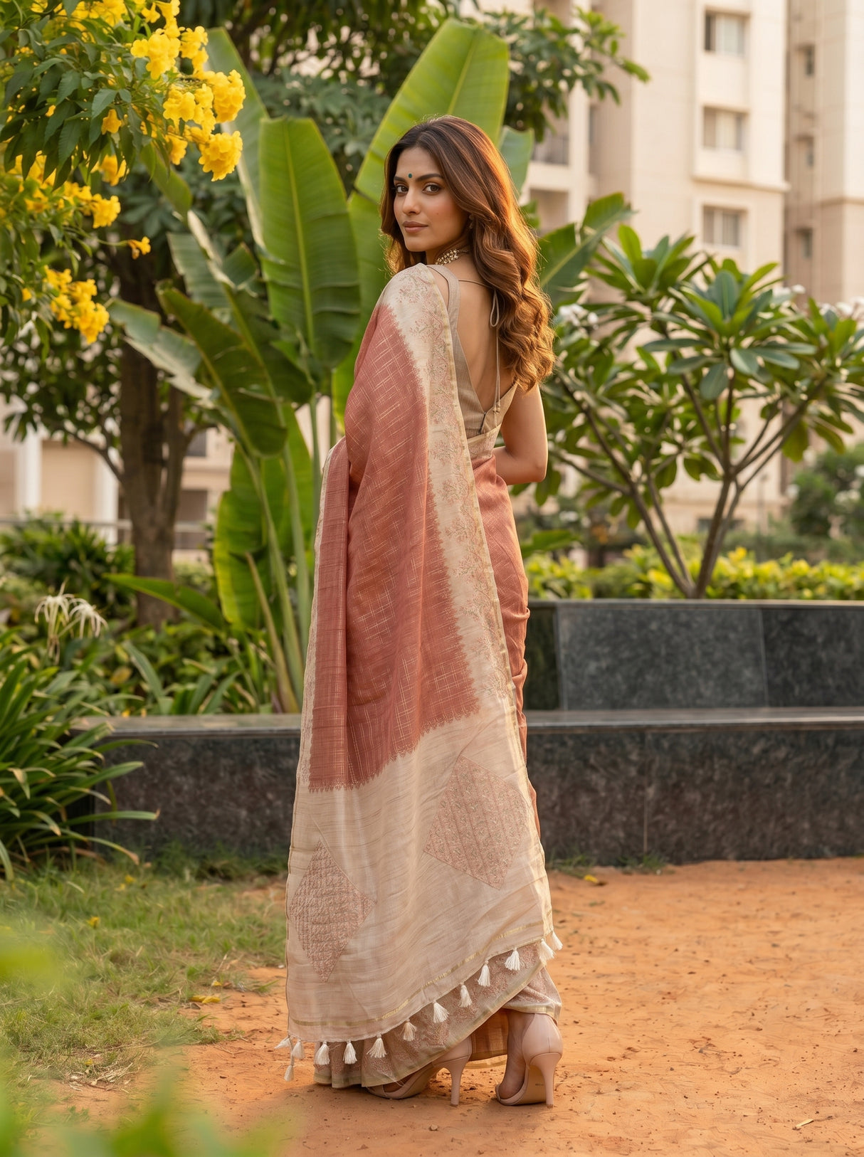 MIMOSA Maroon Saree Saree — pose 7 styling detail