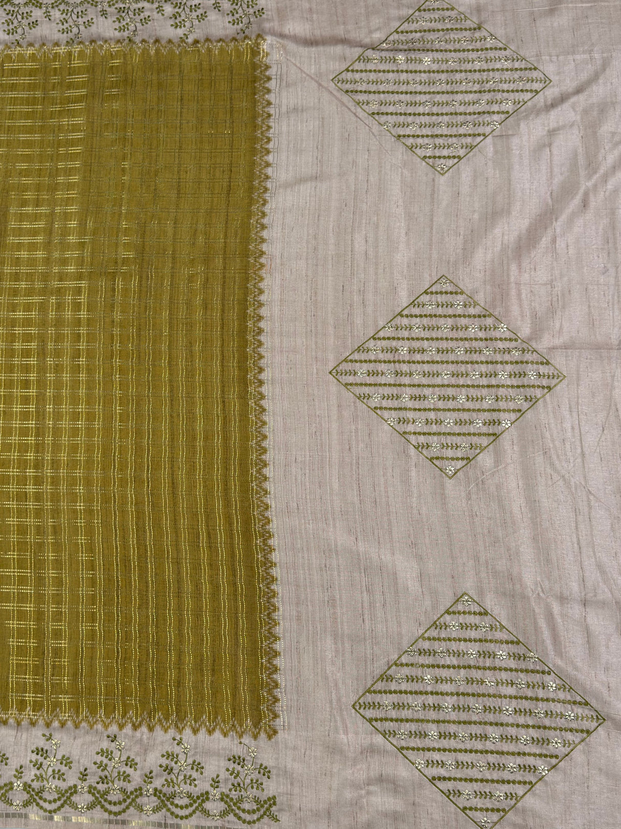 MIMOSA Olive Saree Saree — pallu and zari work detail