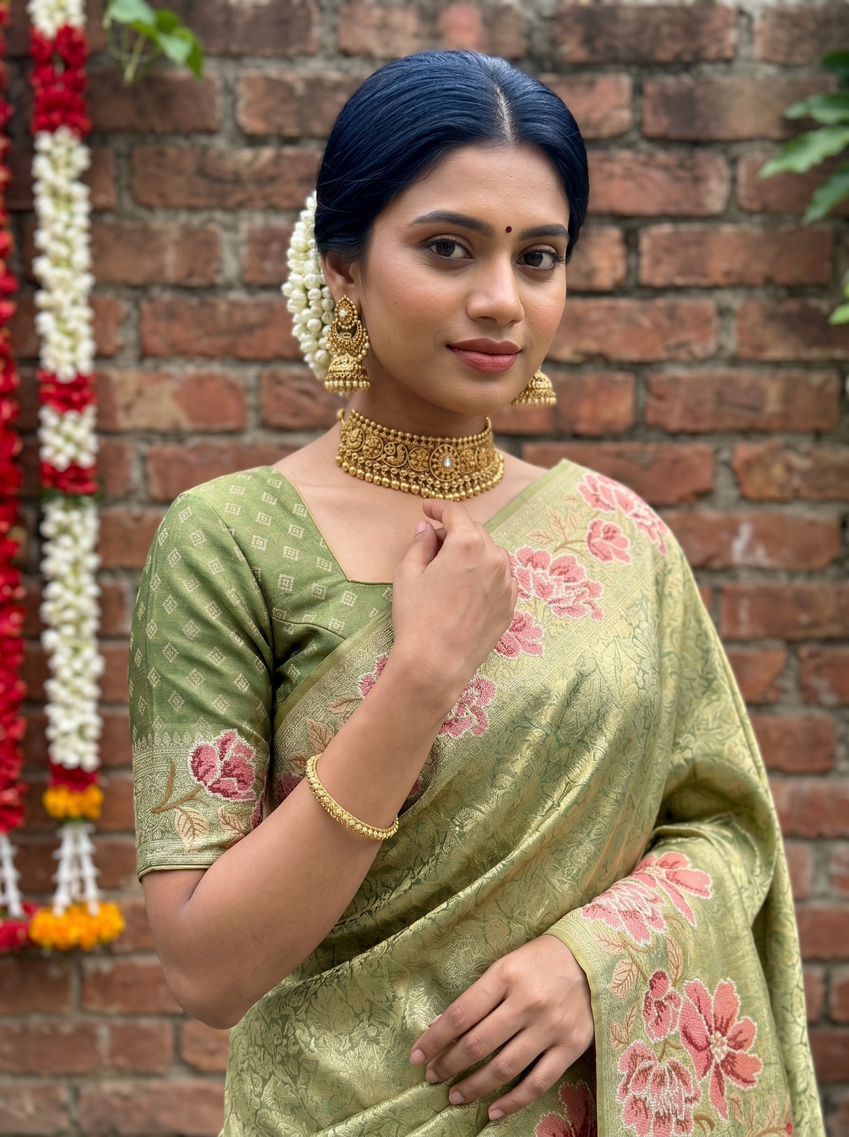 MIMOSA Saree Saree — pose 10 styling detail