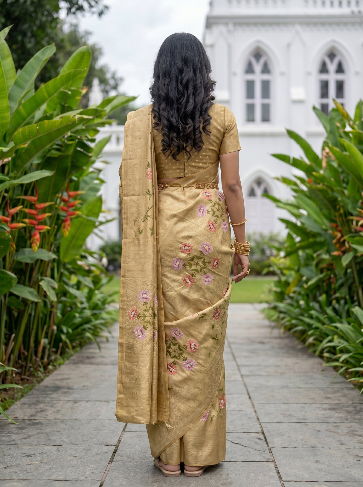 MIMOSA Saree Saree — pose 2 styling detail