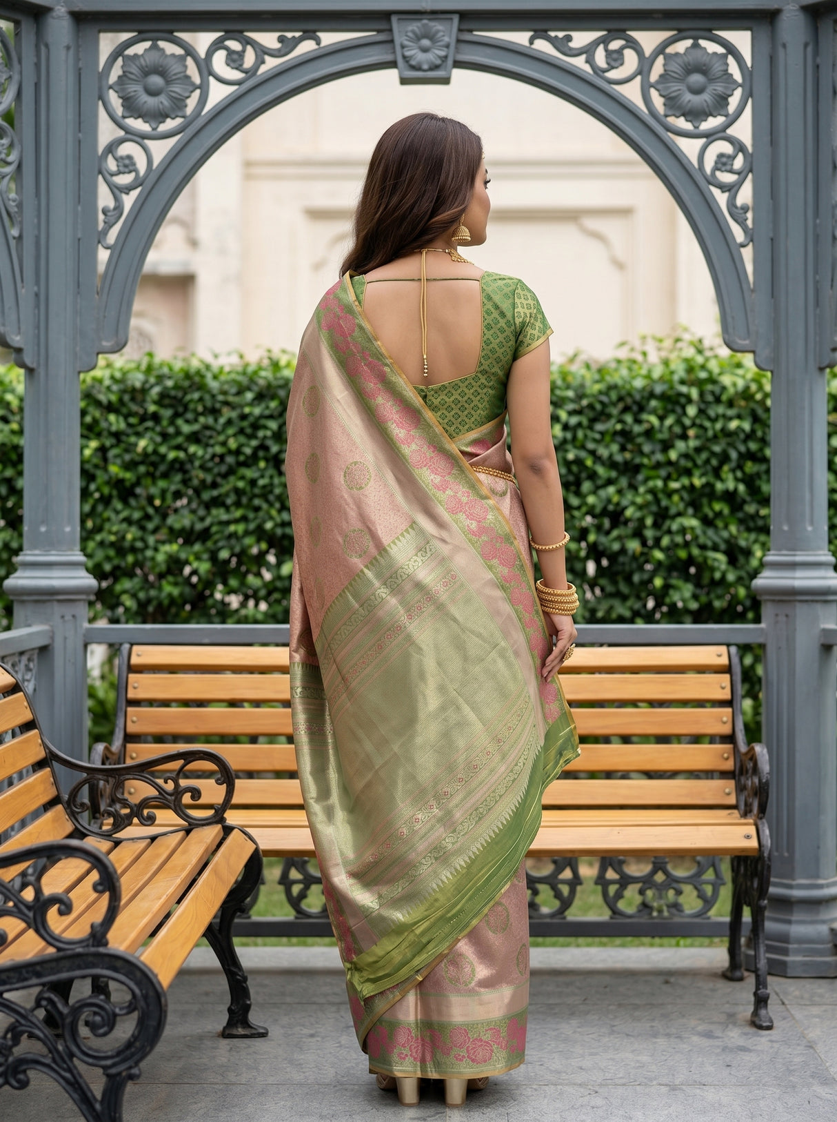 MIMOSA Saree Saree — pose 2 styling detail