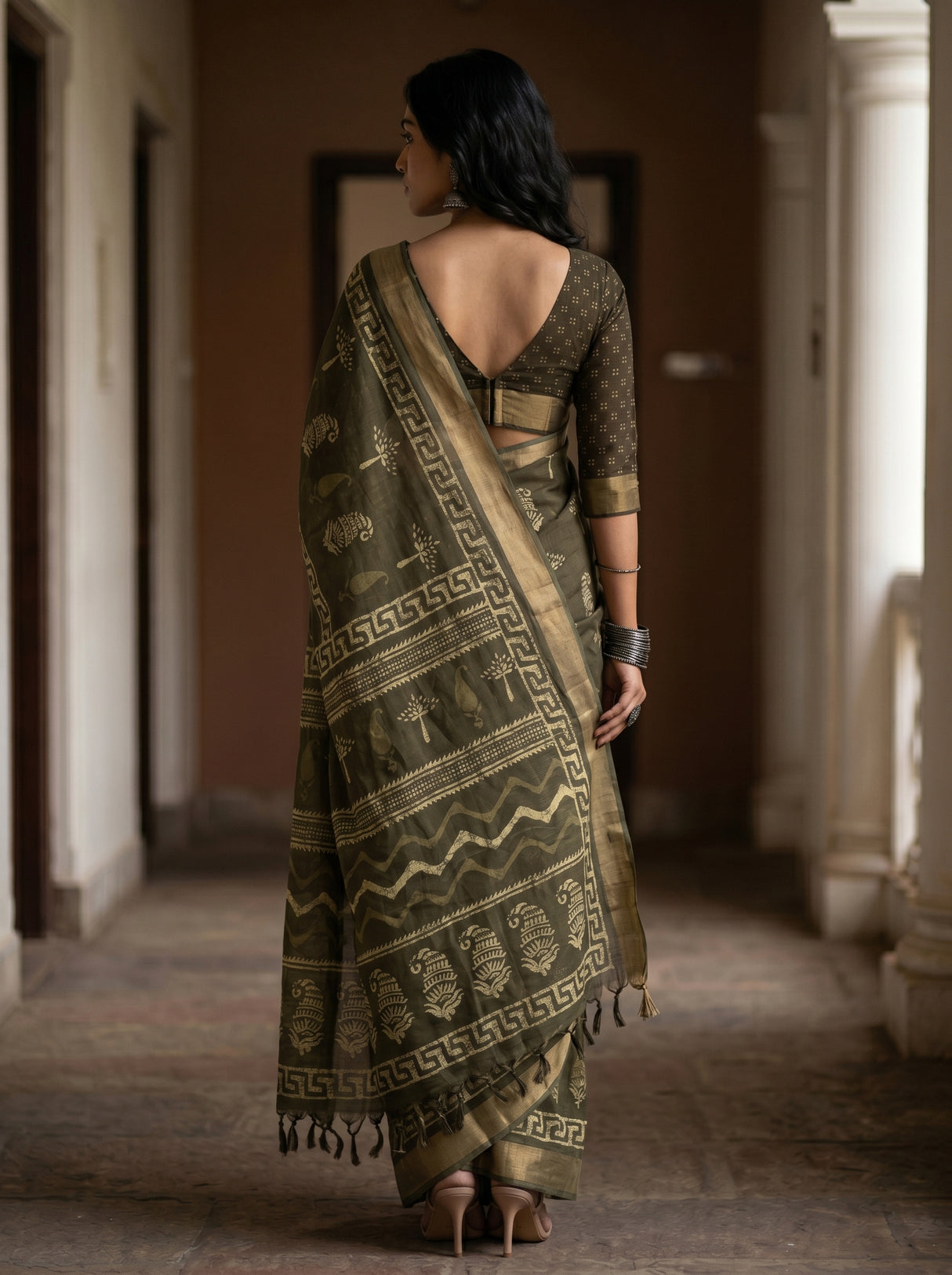 MIMOSA Saree Saree — pose 2 styling detail