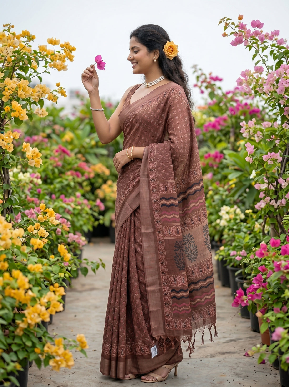 MIMOSA Saree Saree — pose 3 styling detail