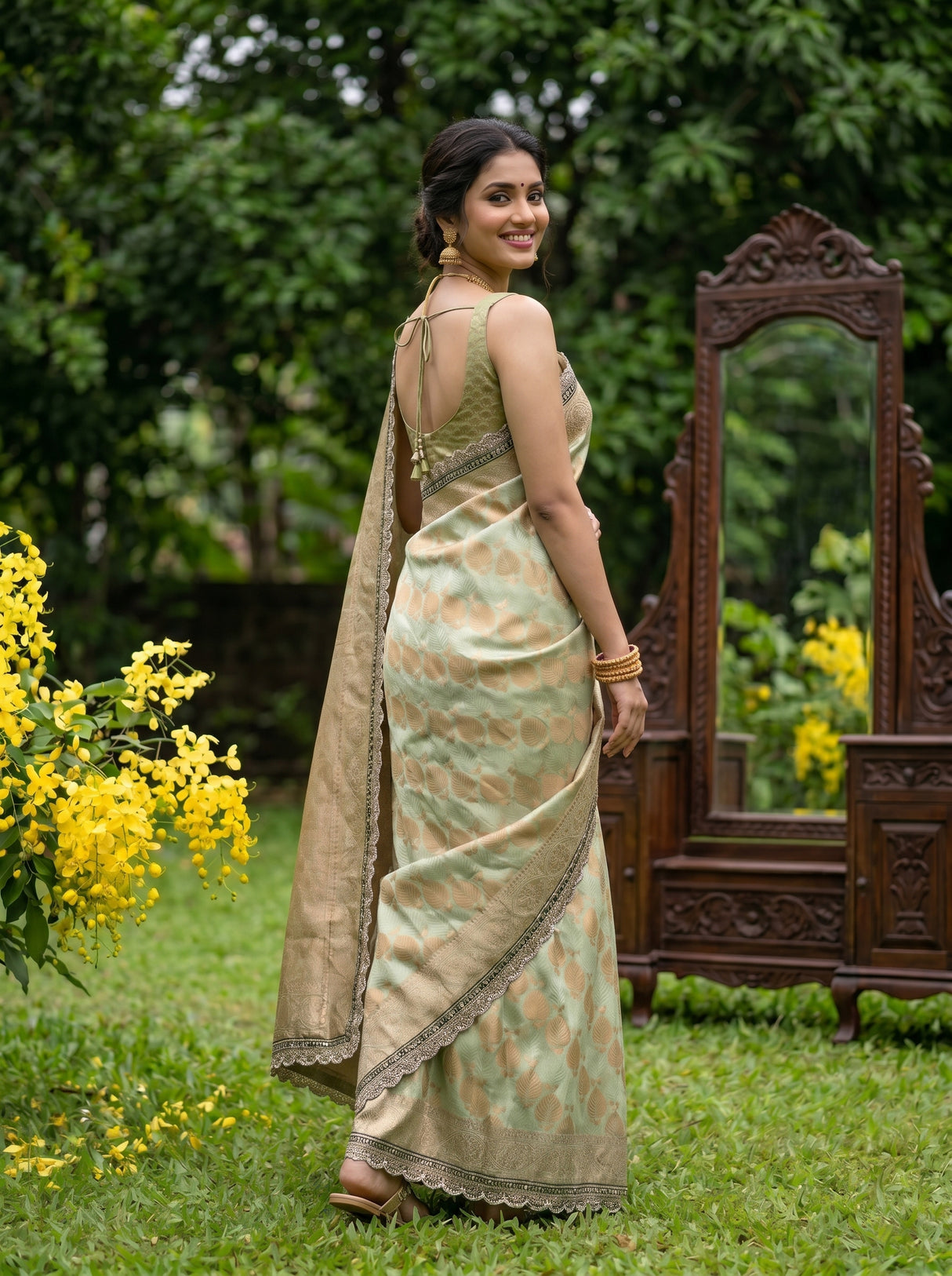 MIMOSA Saree Saree — pose 5 styling detail