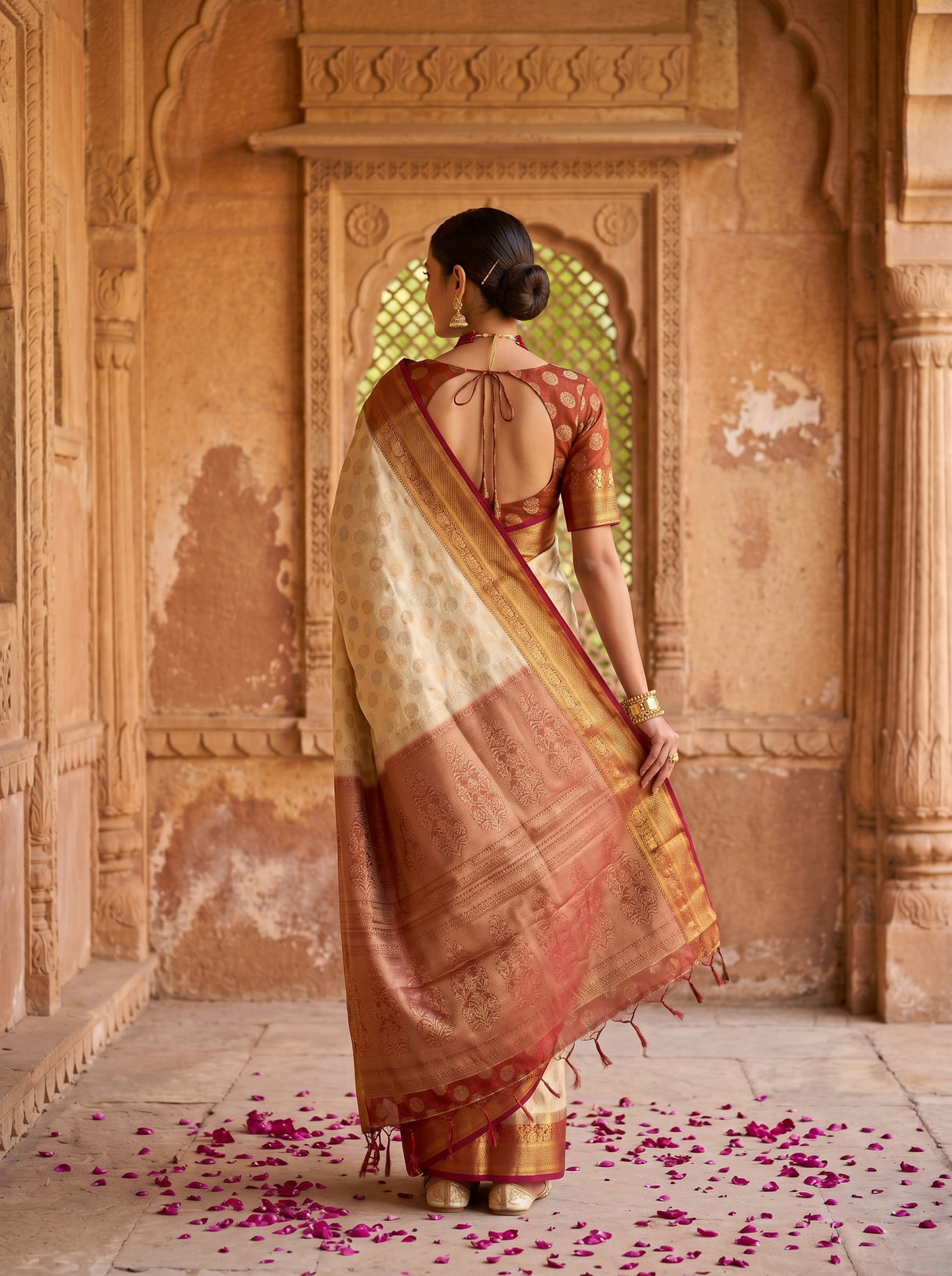 MIMOSA White Kanjivaram Art Silk Saree — Saree pallu and body shot