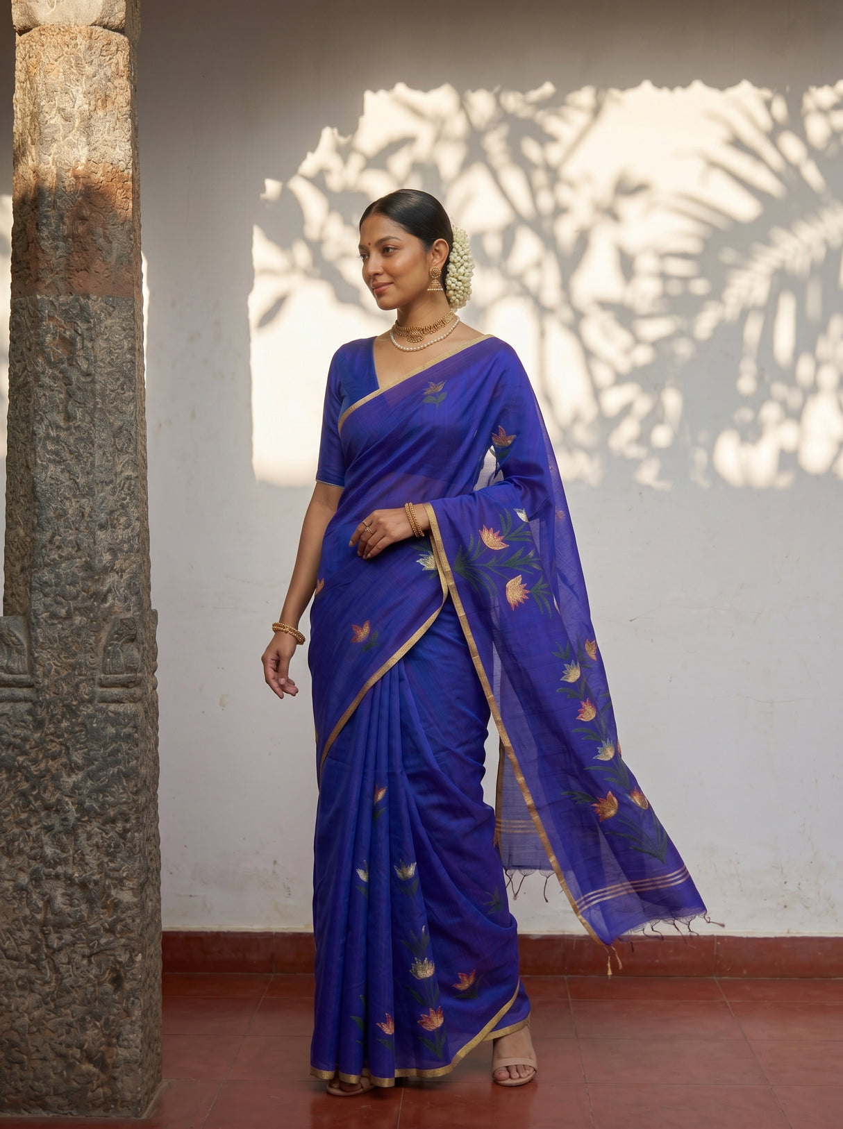 MIMOSA Violet Banarasi Art Silk Saree — pose 9 styling detail