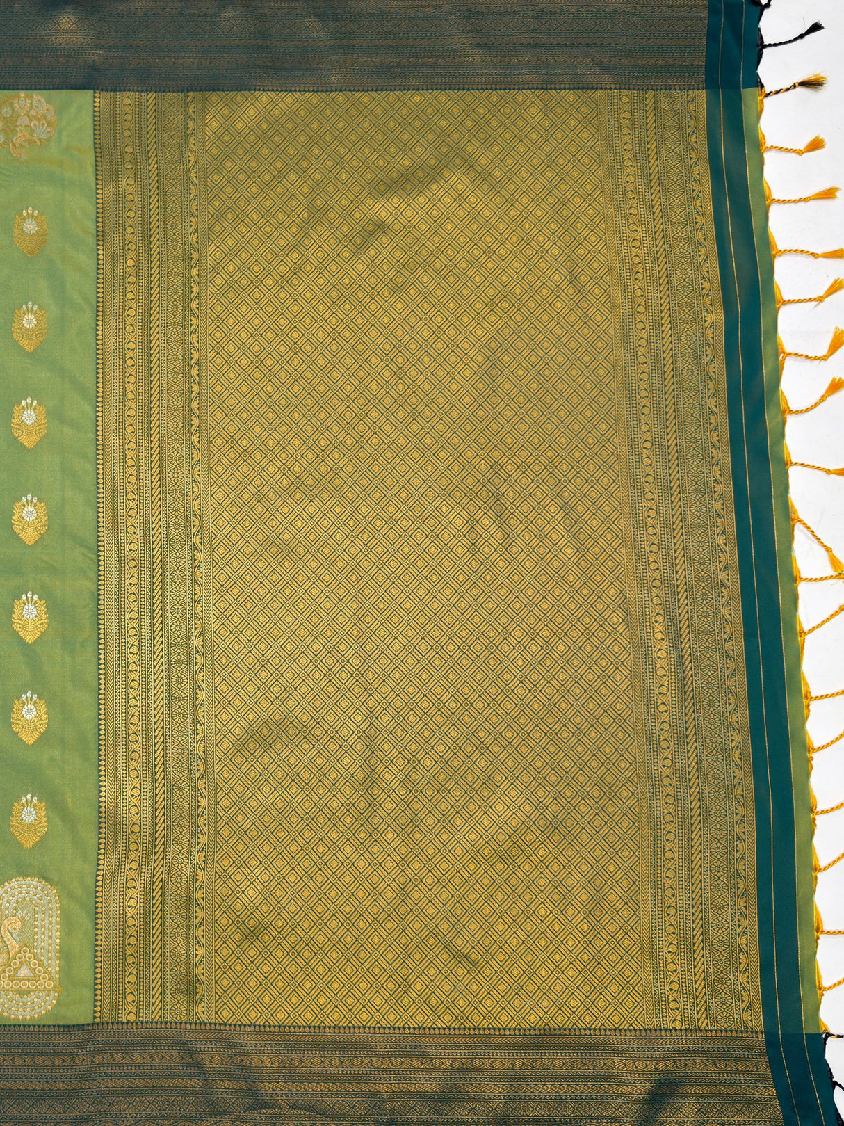 MIMOSA Green Kanjivaram Art Silk Saree — pallu and zari work detail