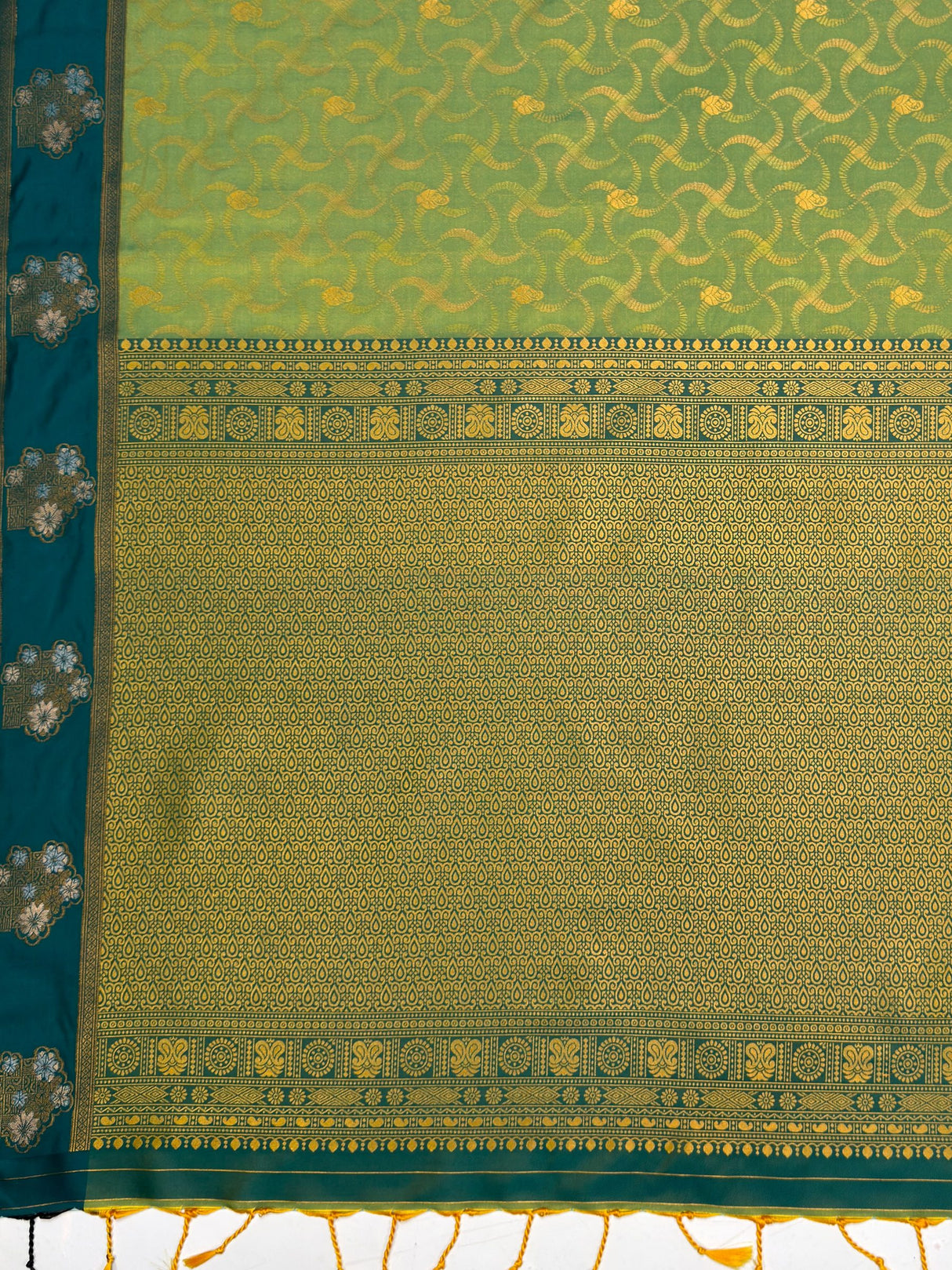 MIMOSA Green Saree Saree — pallu and zari work detail