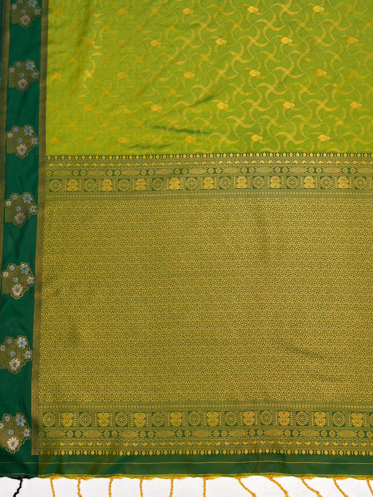 MIMOSA Olive Saree Saree — pallu and zari work detail