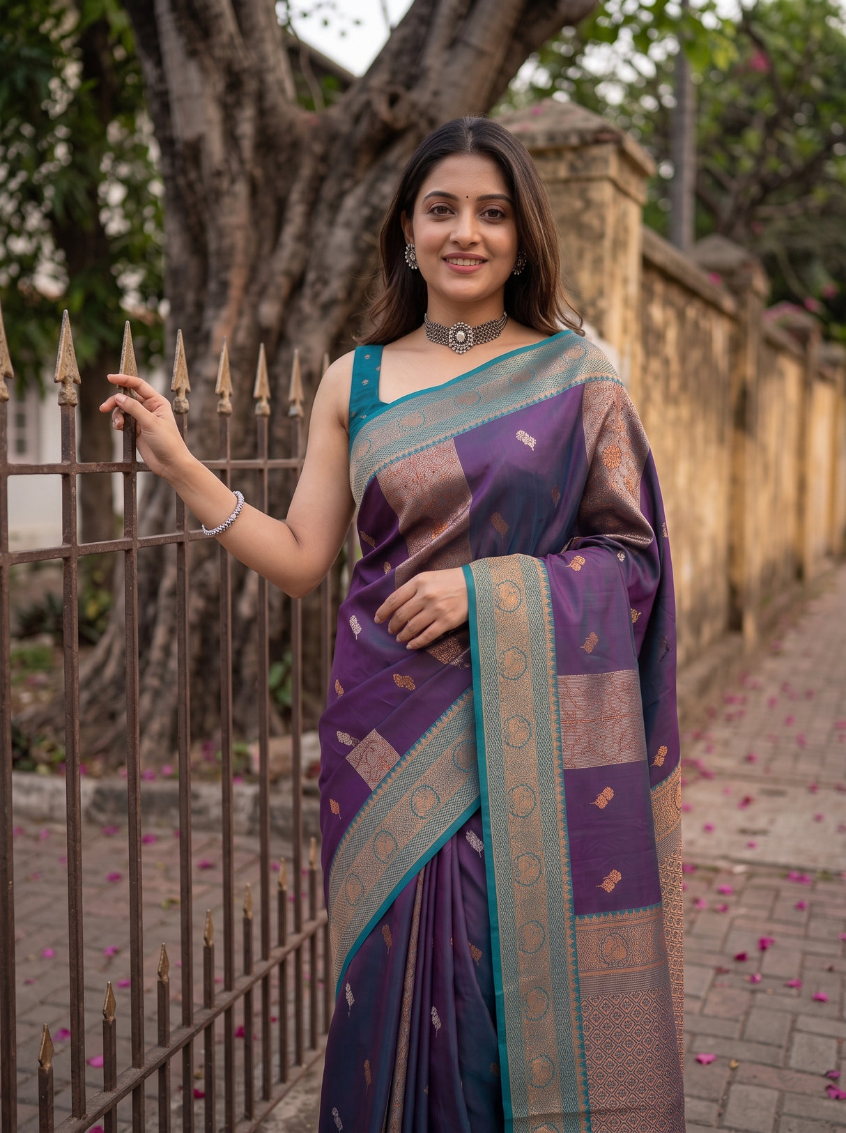 MIMOSA Navy Kanjivaram Art silk Saree — pose 10 styling detail