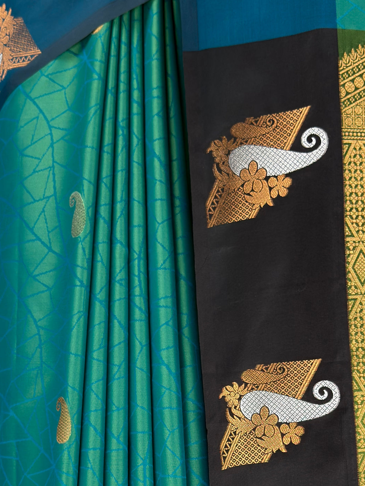 MIMOSA Rama Saree Saree — fleets shot full lifestyle