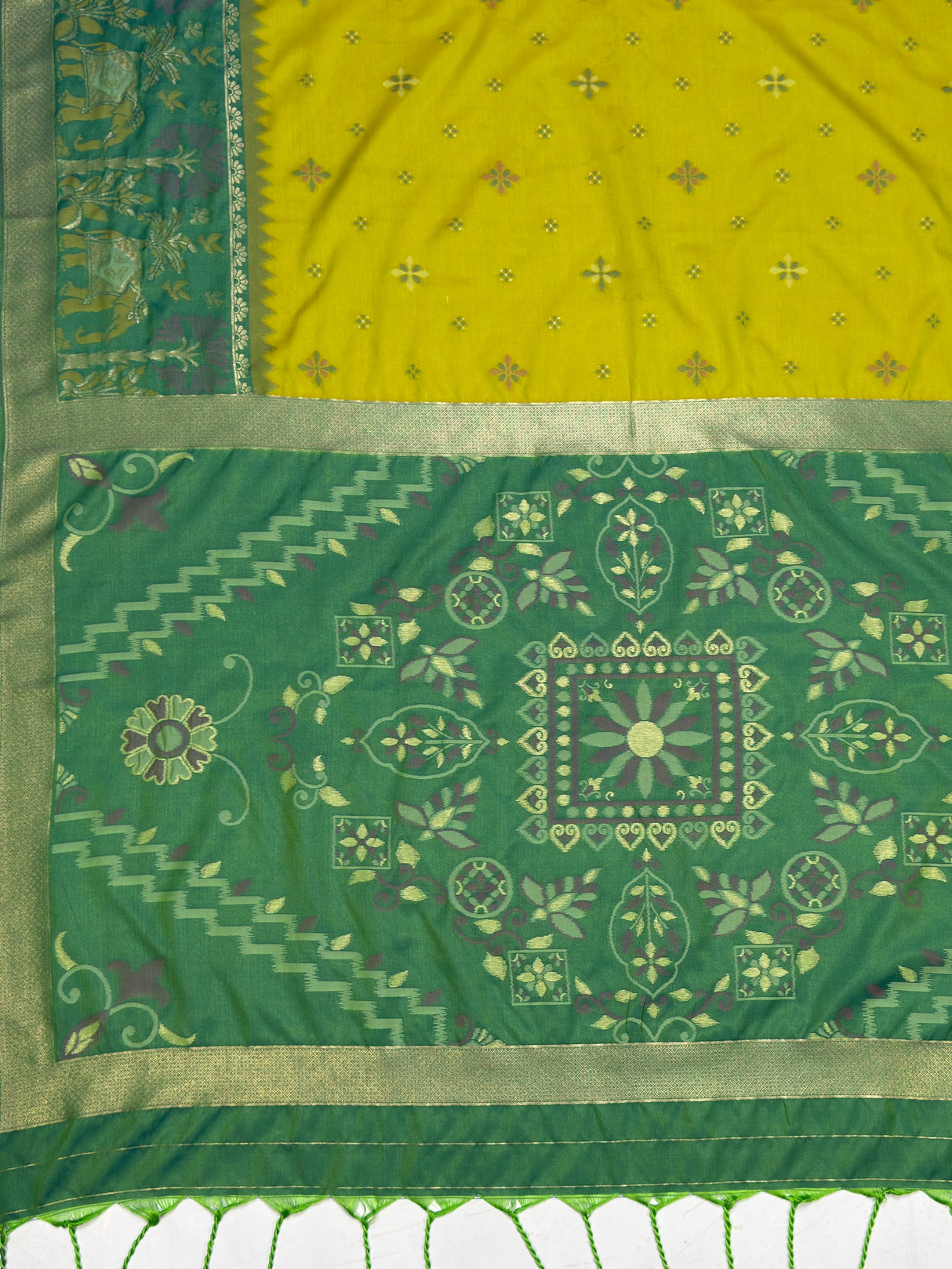 MIMOSA Olive Saree Saree — pallu and zari work detail