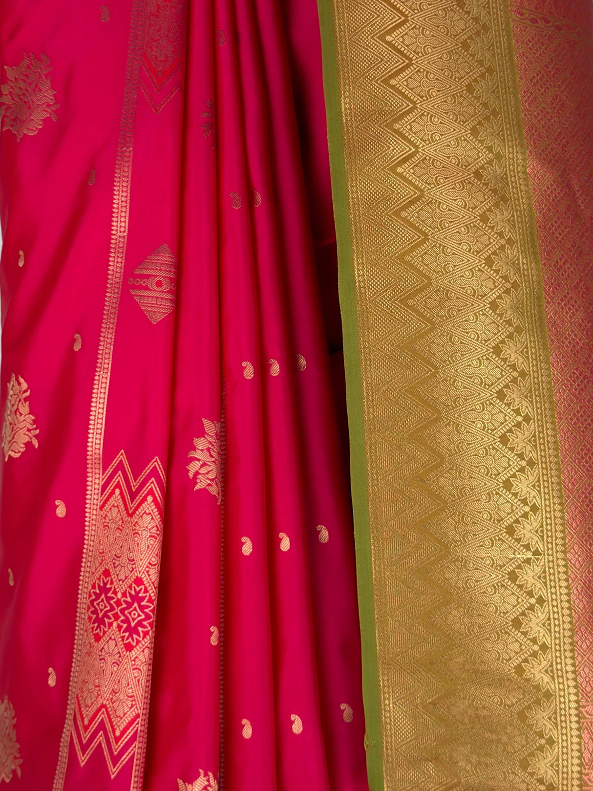 MIMOSA Rani Saree Saree — fleets shot full lifestyle