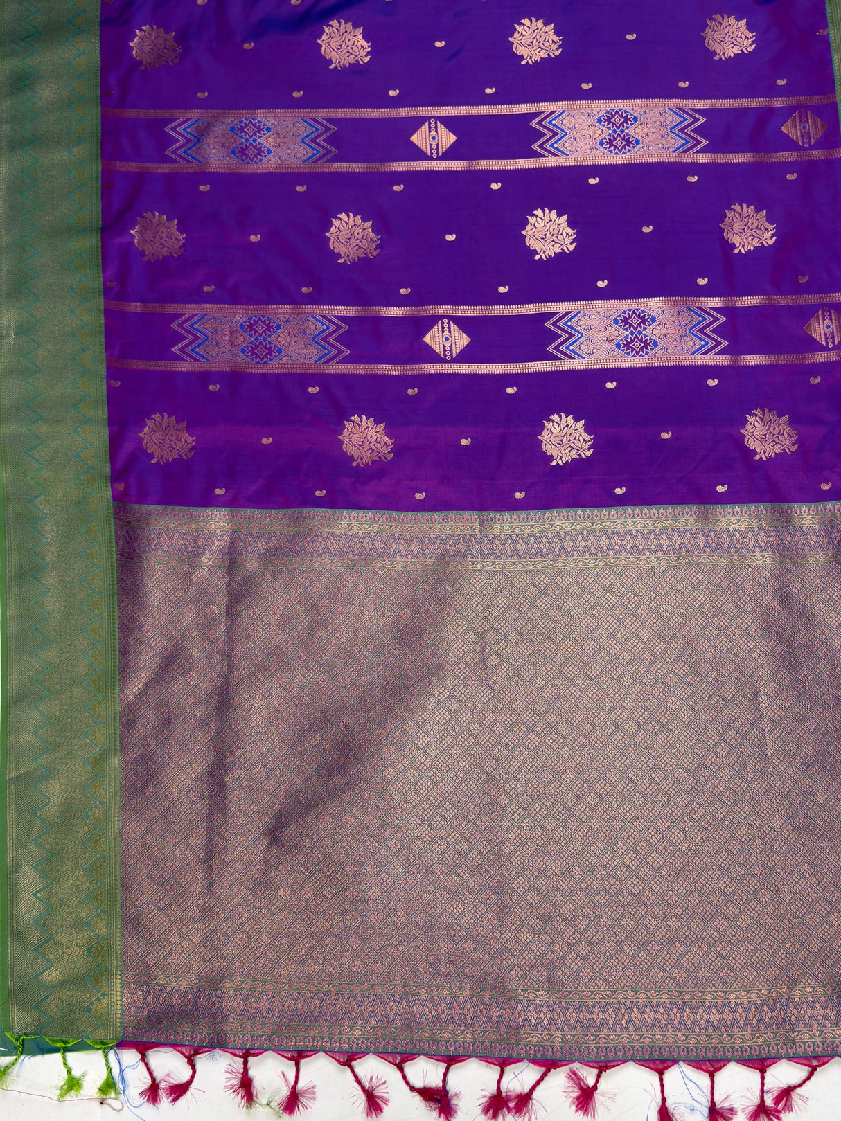 MIMOSA Violet Saree Saree — pallu and zari work detail