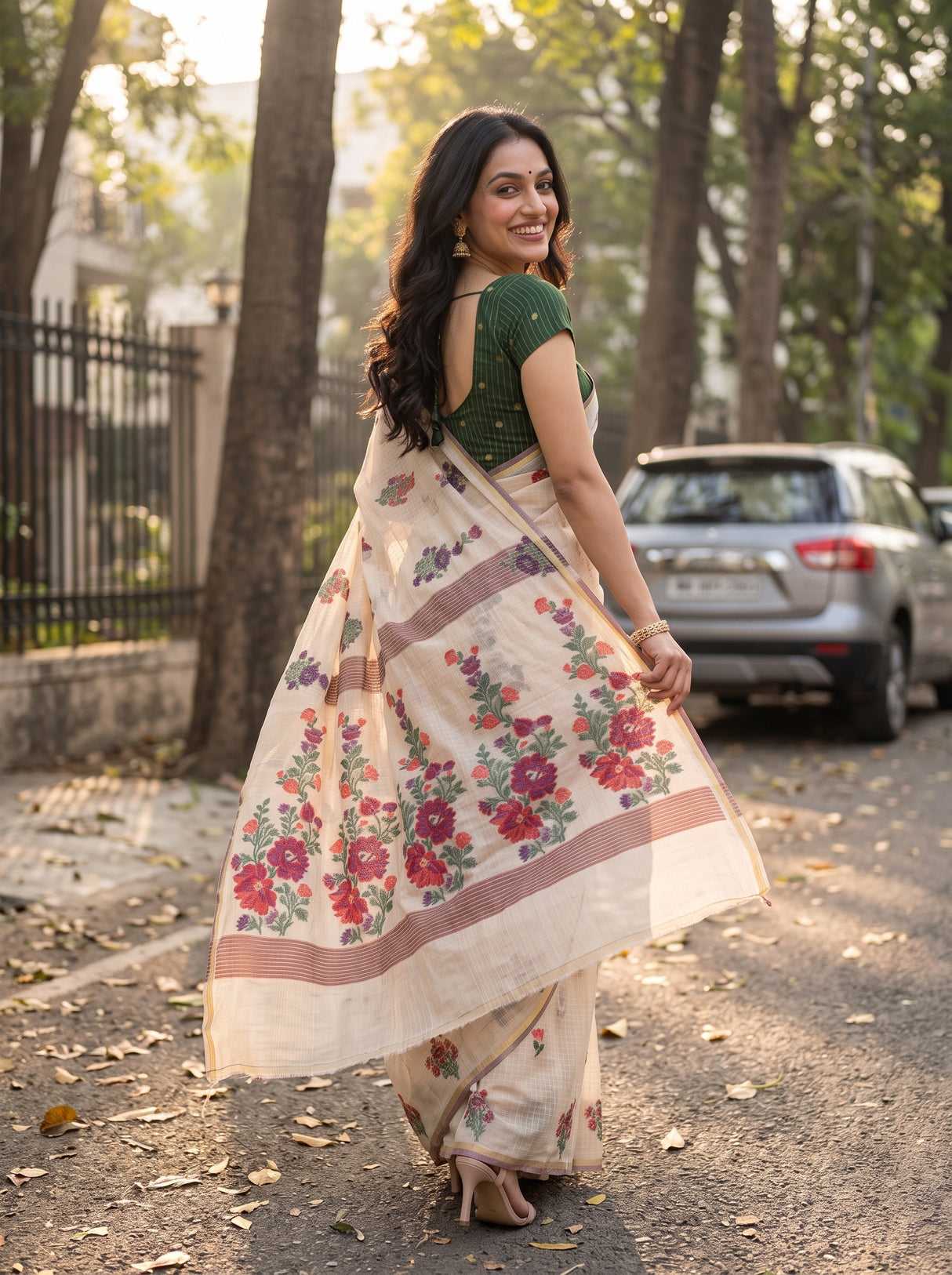 MIMOSA Saree Saree — pose 2 styling detail