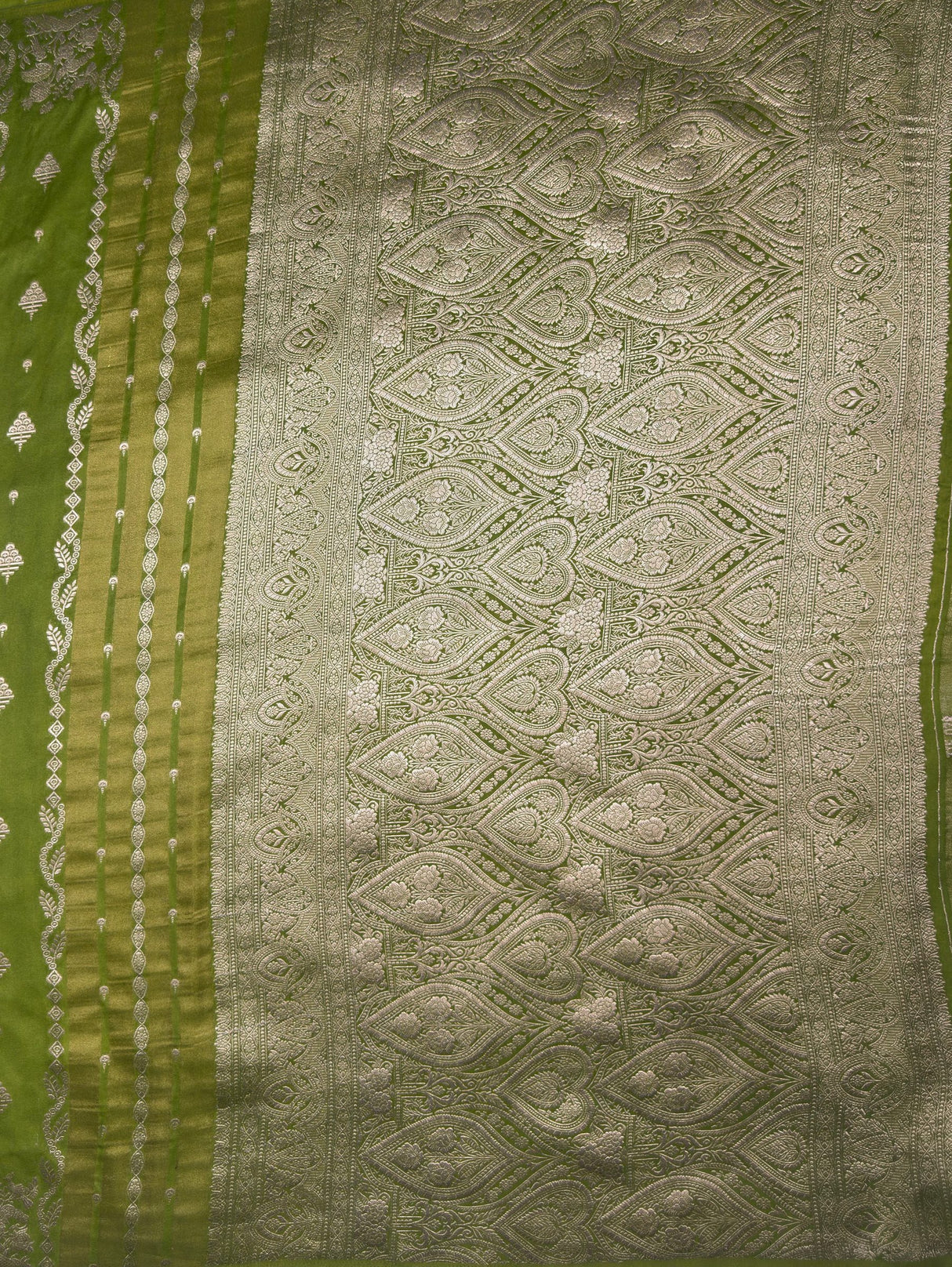 MIMOSA Olive Saree Saree — pallu and zari work detail