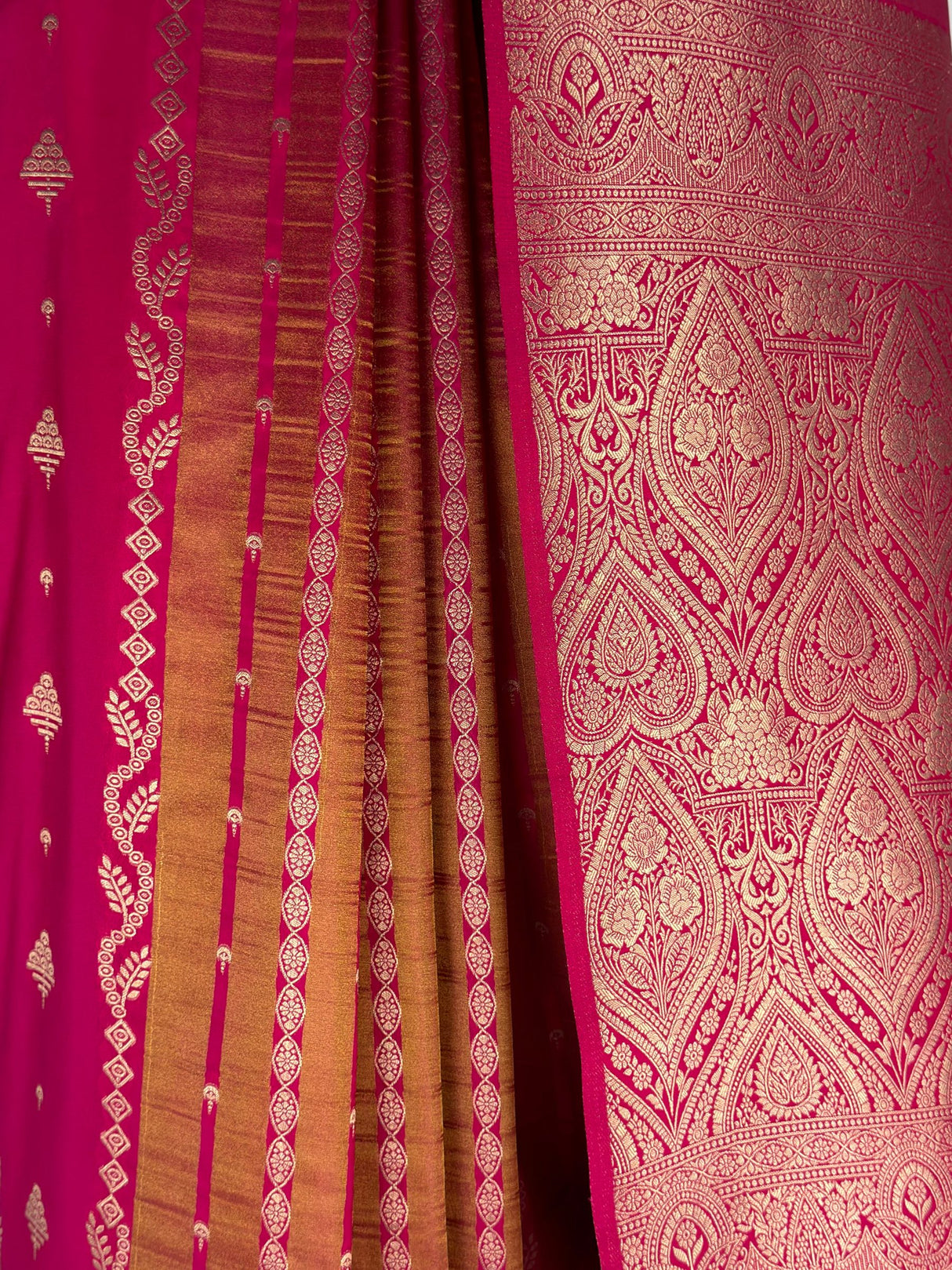 MIMOSA Rani Saree Saree — fleets shot full lifestyle