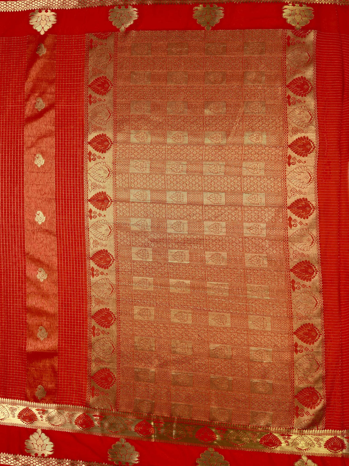 MIMOSA Orange Saree Saree — pallu and zari work detail