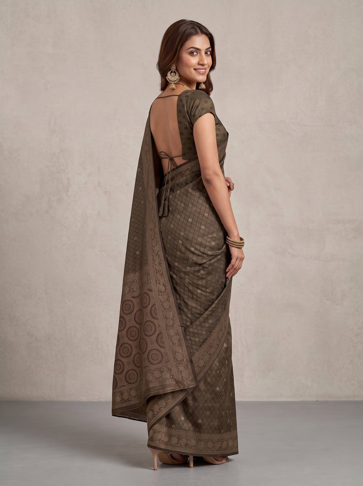 MIMOSA Chocolate Kanjivaram Saree — pose 5 styling detail