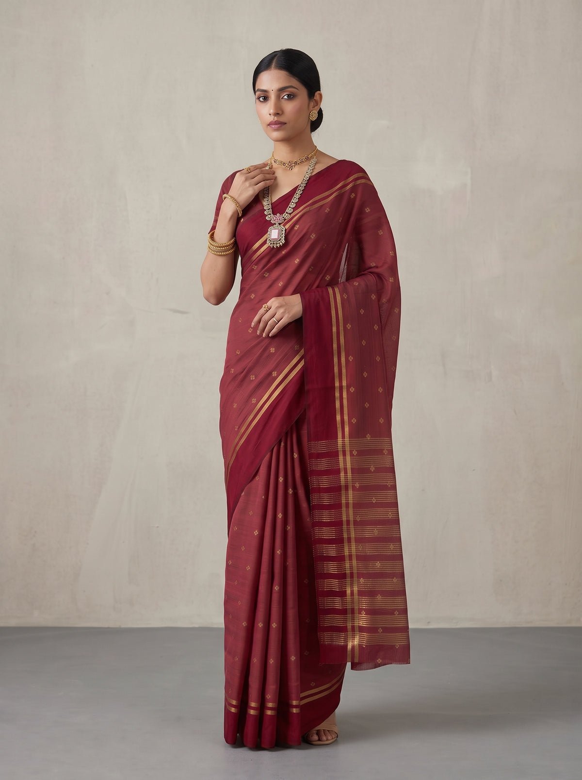 MIMOSA Maroon Bhagalpuri Tussar silk Tussar Silk Saree — pose 10 styling detail