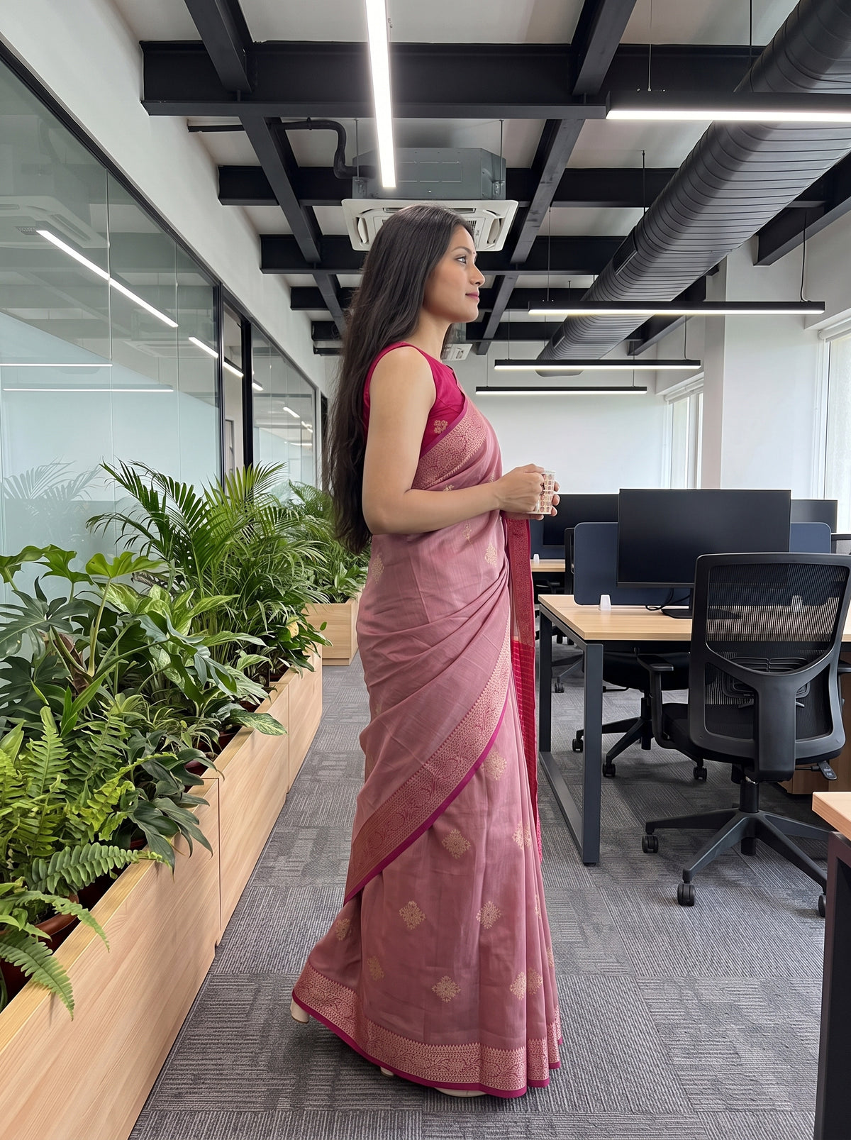MIMOSA Pink Maheshwari Cotton Cotton Saree — pose 3 styling detail