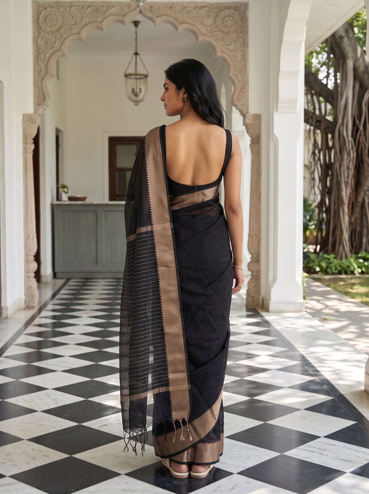 MIMOSA Black Maheshwari Cotton Cotton Saree — Saree shot pallu body