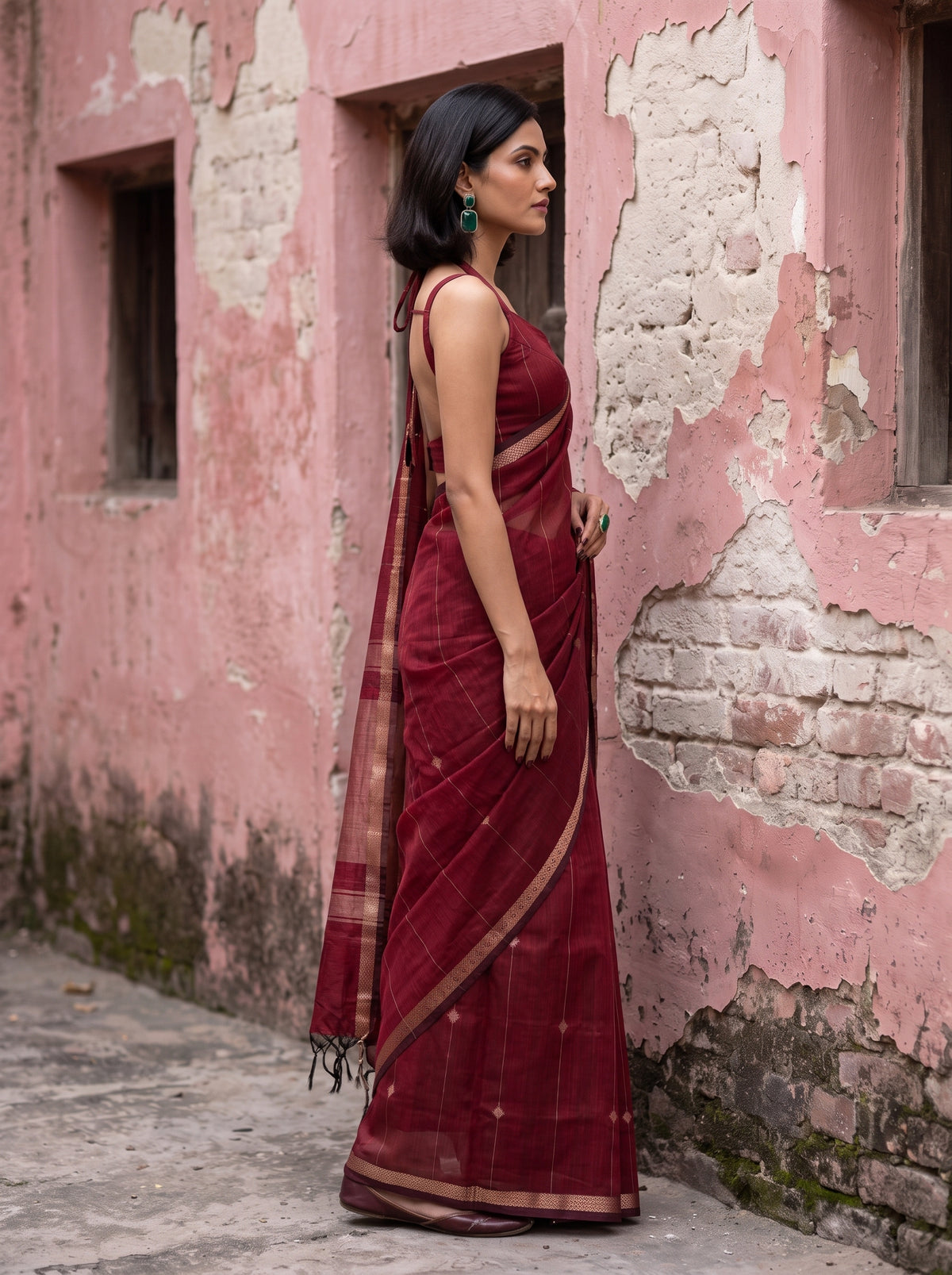MIMOSA Maroon Maheshwari Cotton Cotton Saree — pose 3 styling detail