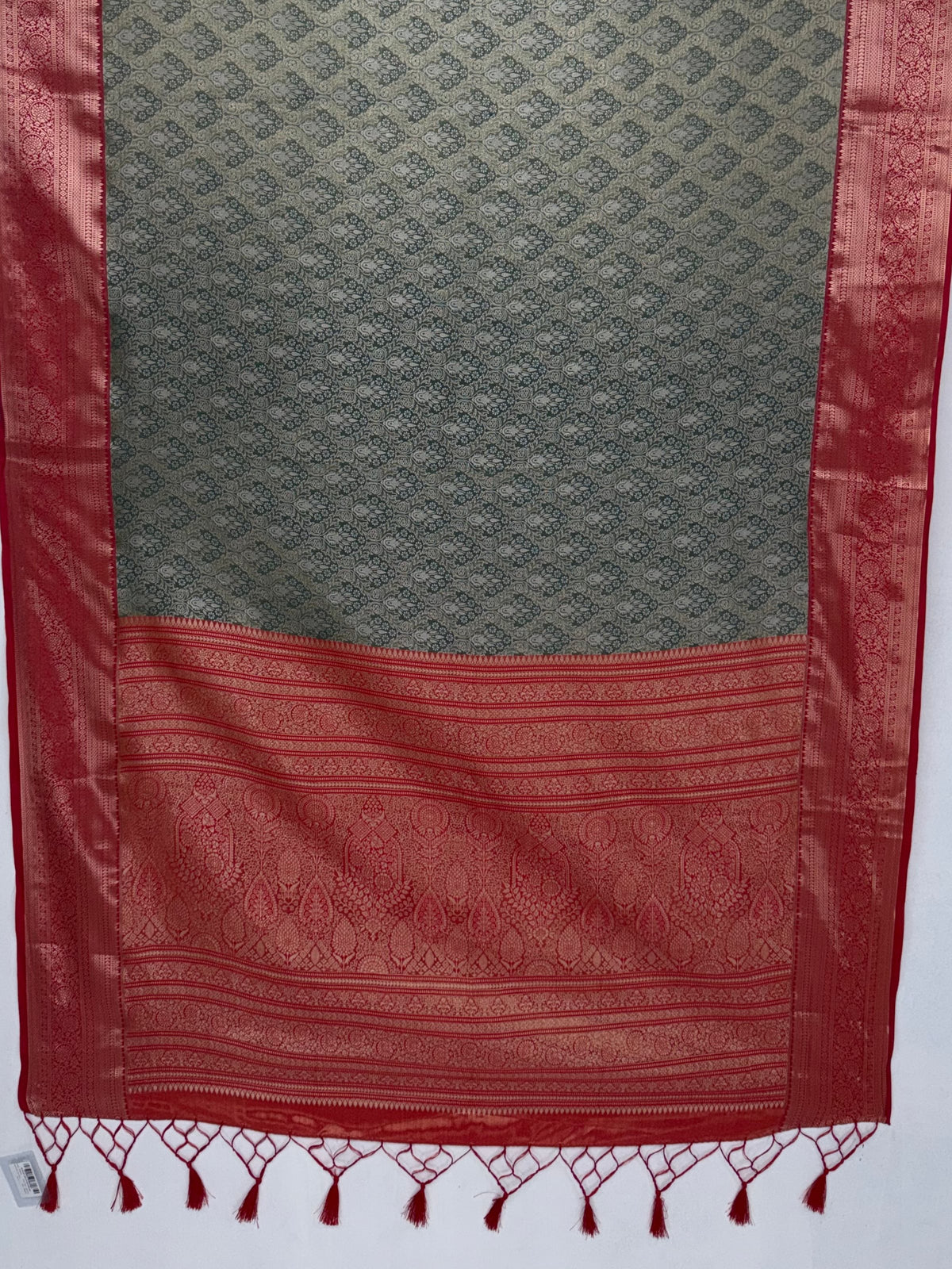 MIMOSA Bottle Green Kanjivaram Saree — pallu and zari work detail