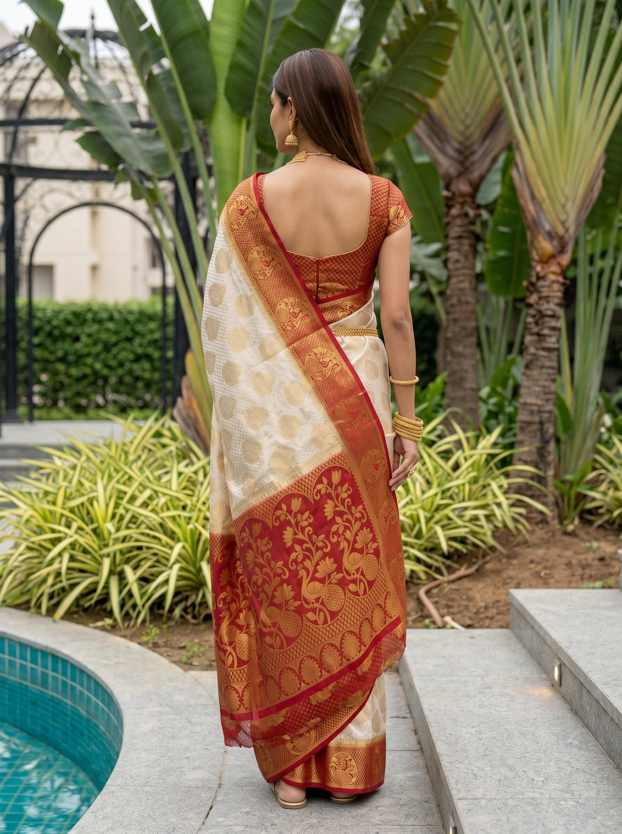 MIMOSA Saree Saree — pose 2 styling detail