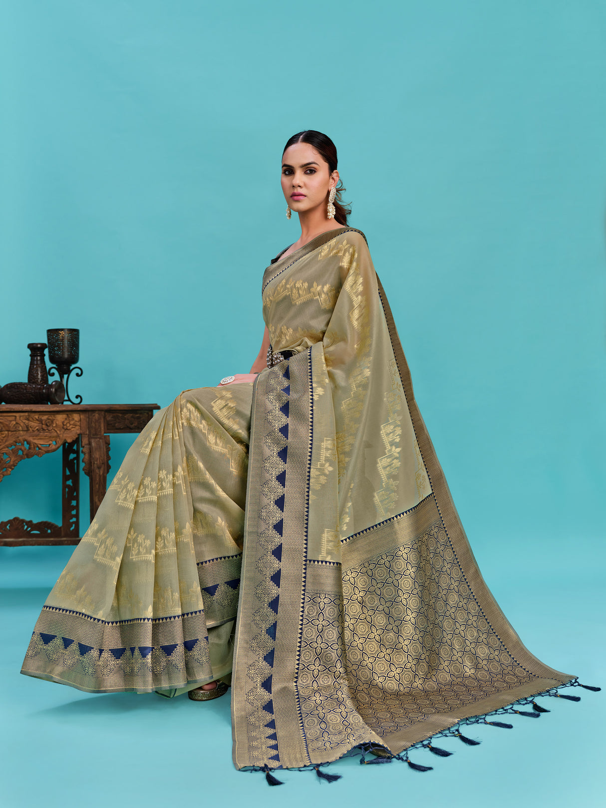 Mimosa Women's Woven Design Kanjivaram Linen Saree With Blouse Piece : SA00001233GYFREE