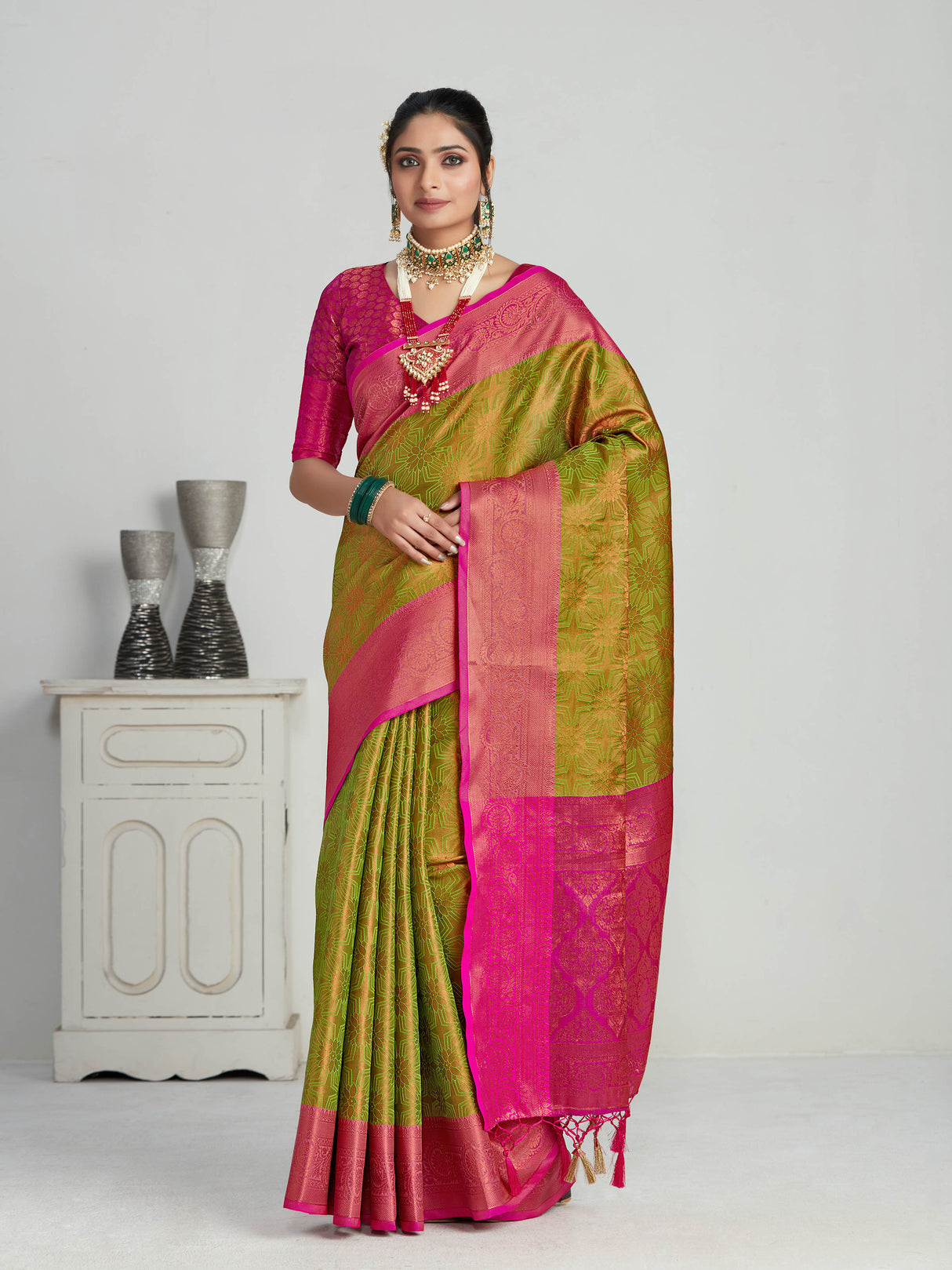 Mimosa Women's Woven Design Kanjivaram Art Silk Saree With Blouse Piece : SA00001135OL