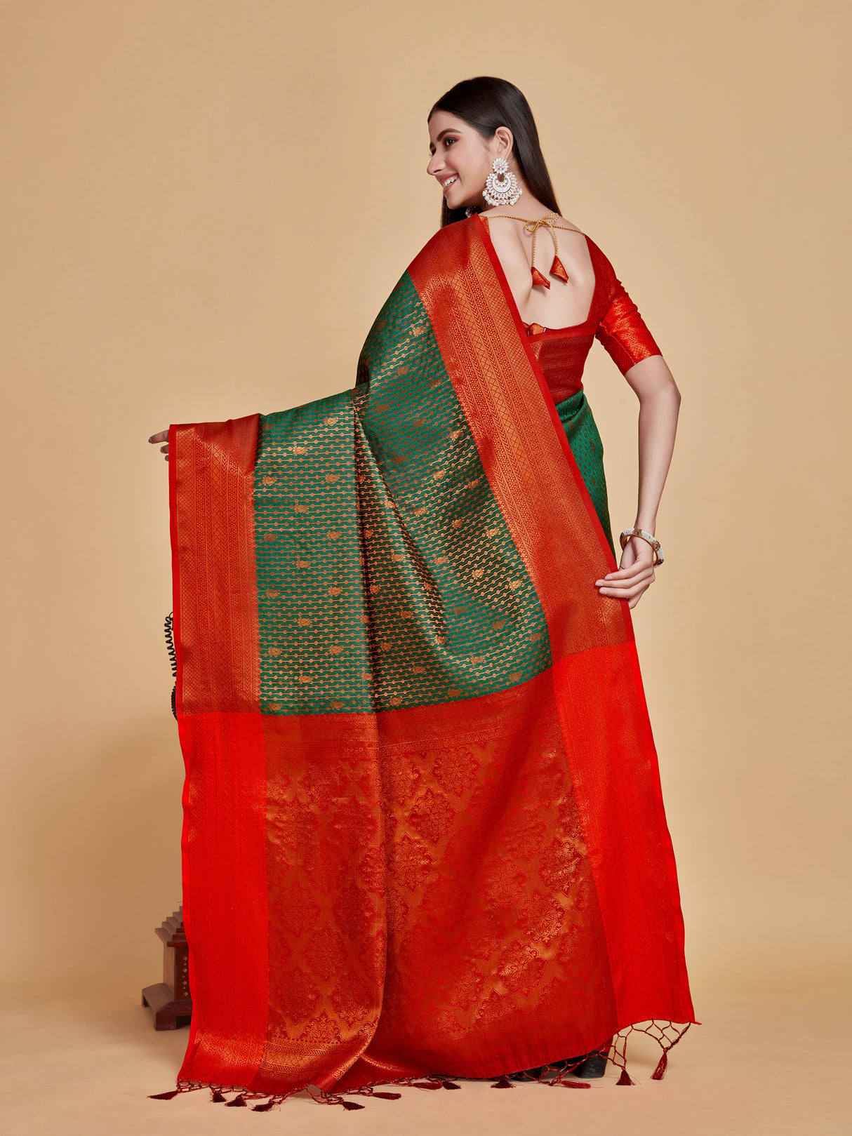 Mimosa Women's Woven Design Kanjivaram Style Art Silk Saree With Blouse Piece : SA00001290GRNFREE