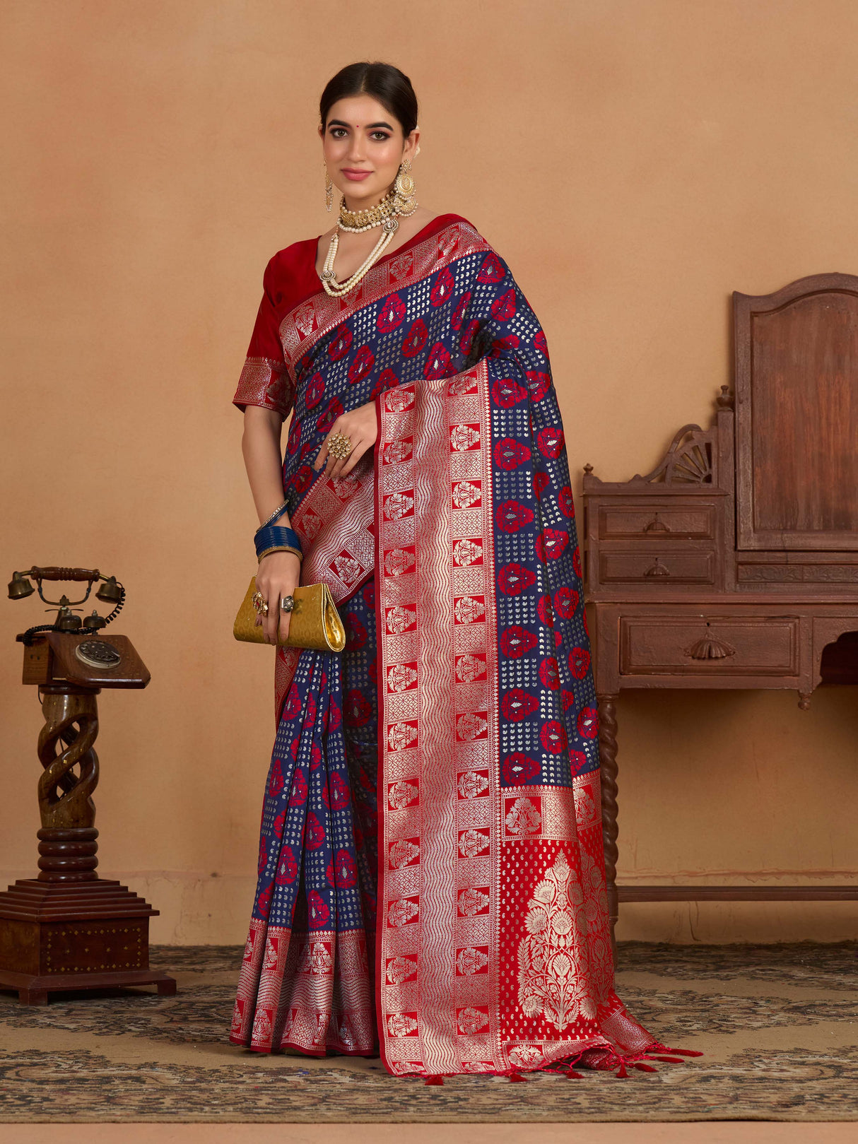 Mimosa Women's Woven Design Kanjivaram Art Silk Saree With Blouse Piece : SA0000902NV