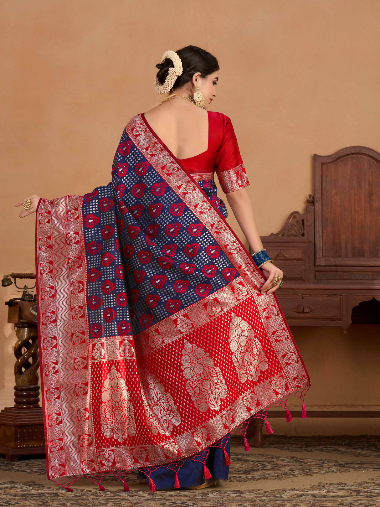 Mimosa Women's Woven Design Kanjivaram Art Silk Saree With Blouse Piece : SA0000902NV