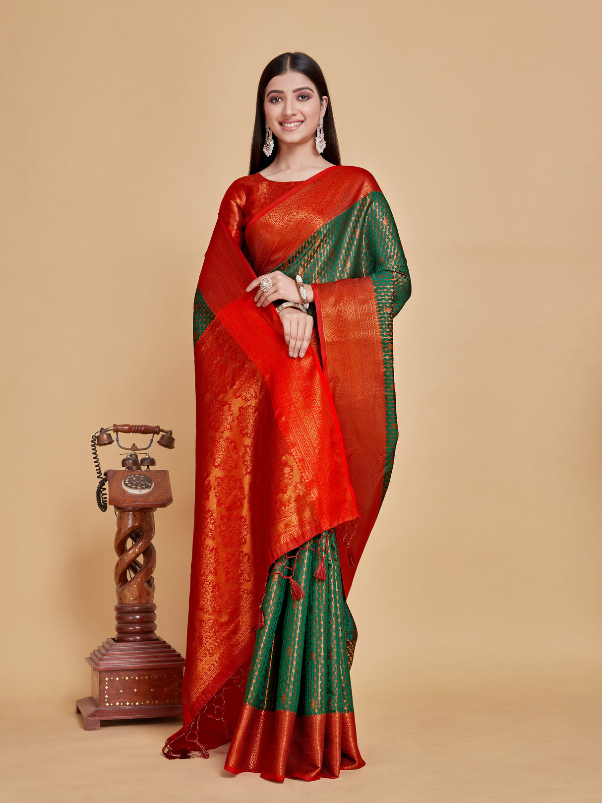 Mimosa Women's Woven Design Kanjivaram Style Art Silk Saree With Blouse Piece : SA00001290GRNFREE