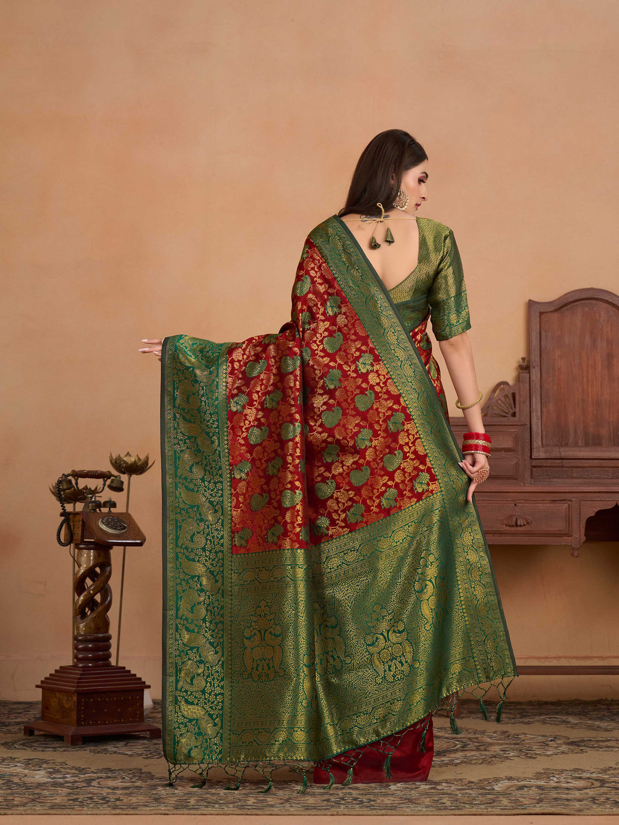 Mimosa Women's Woven Design Kanjivaram Art Silk Saree With Blouse Piece : SA0000890MR