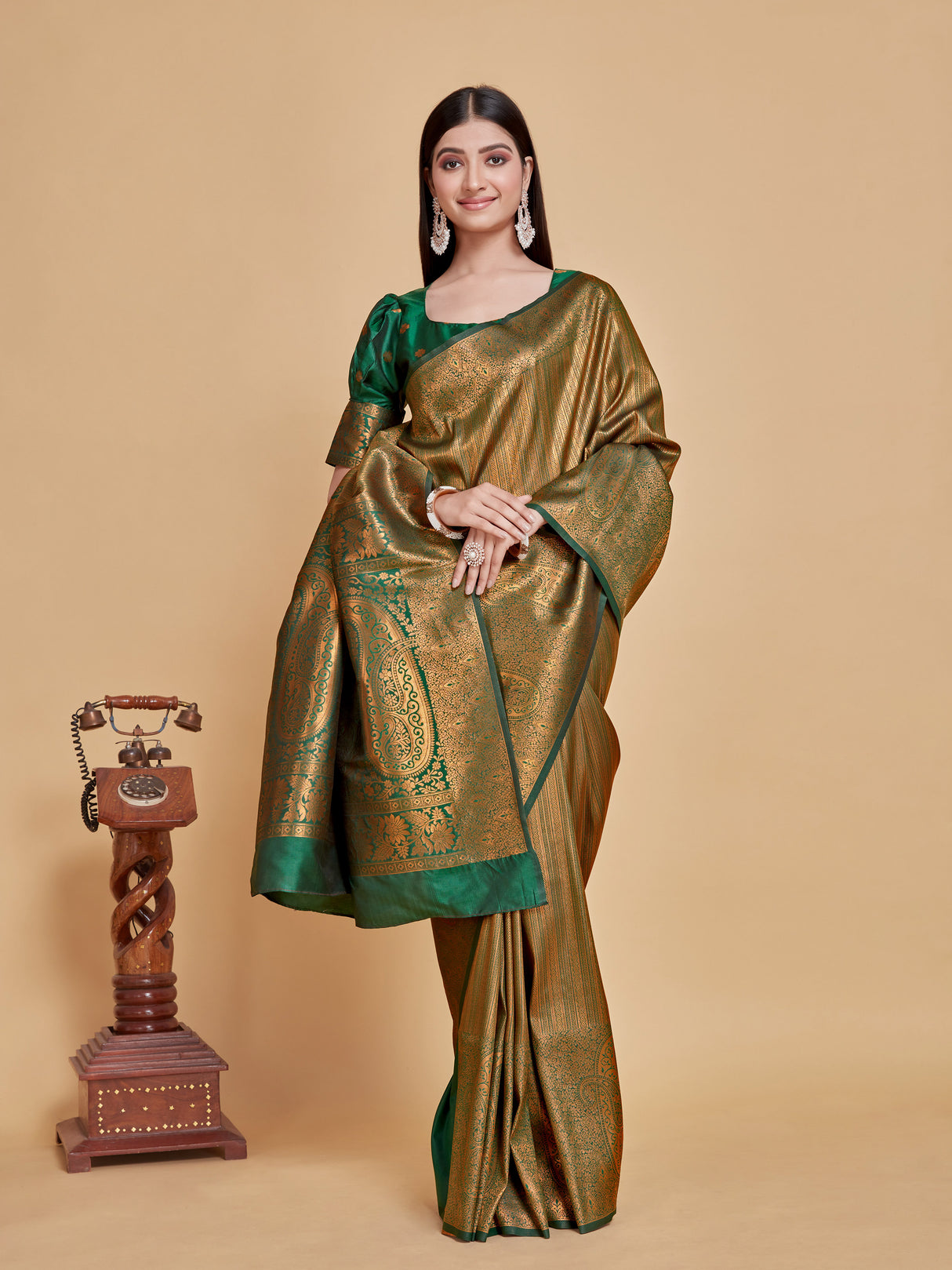 Mimosa Women's Woven Design Kanjivaram Style Art Silk Saree With Blouse Piece : SA00001376GRNFREE