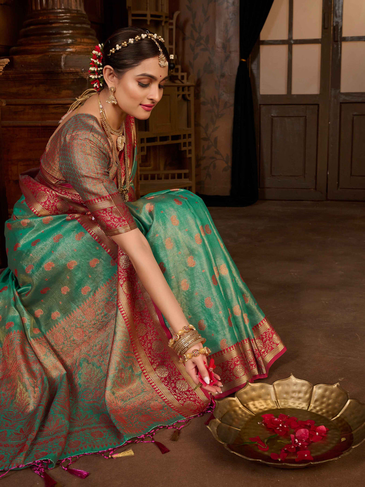 Mimosa Women's Woven Design Kanjivaram Art Silk Saree With Blouse Piece : SA0000943SF