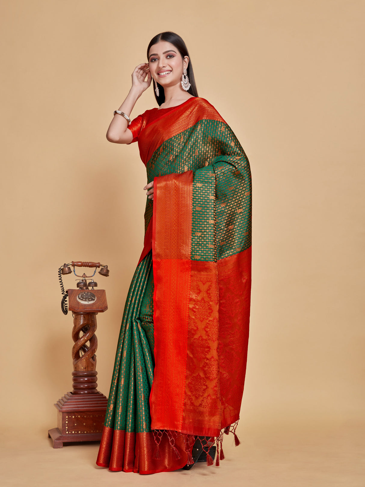 Mimosa Women's Woven Design Kanjivaram Style Art Silk Saree With Blouse Piece : SA00001290GRNFREE