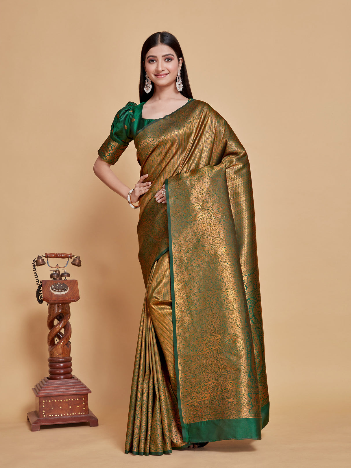 Mimosa Women's Woven Design Kanjivaram Style Art Silk Saree With Blouse Piece : SA00001376GRNFREE