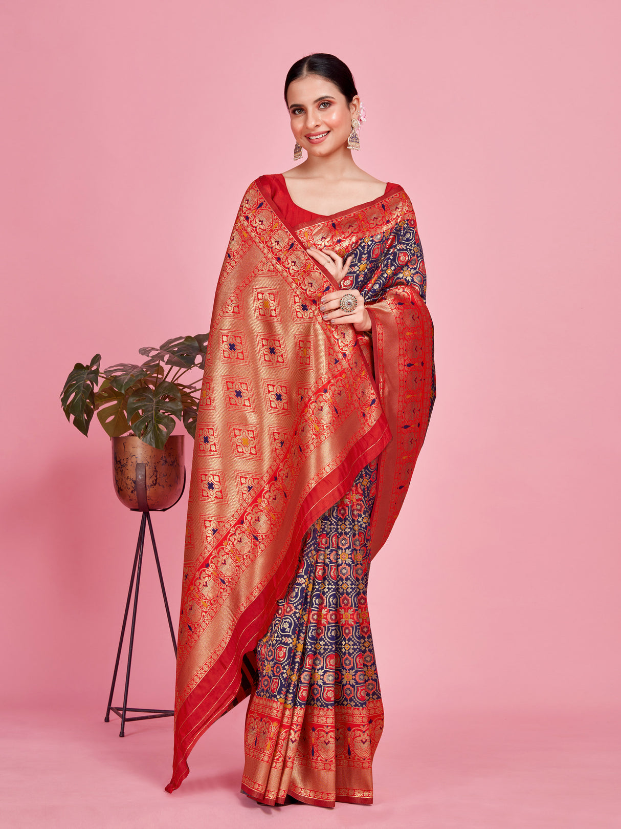 Mimosa Women's Woven Design Patola Style Art Silk Saree With Blouse Piece : SA00001342NVFREE