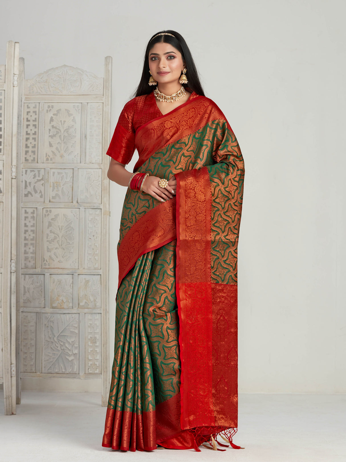 Mimosa Women's Woven Design Kanjivaram Art Silk Saree With Blouse Piece : SA00001132GRN