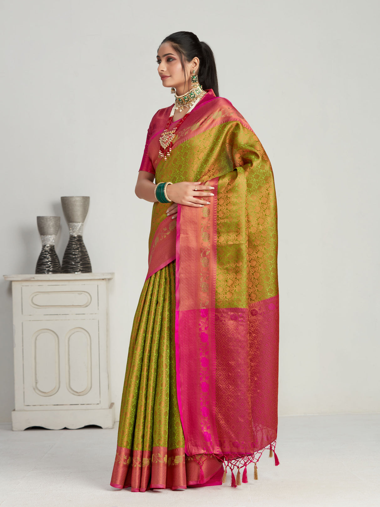 Mimosa Women's Woven Design Kanjivaram Art Silk Saree With Blouse Piece : SA00001133OL