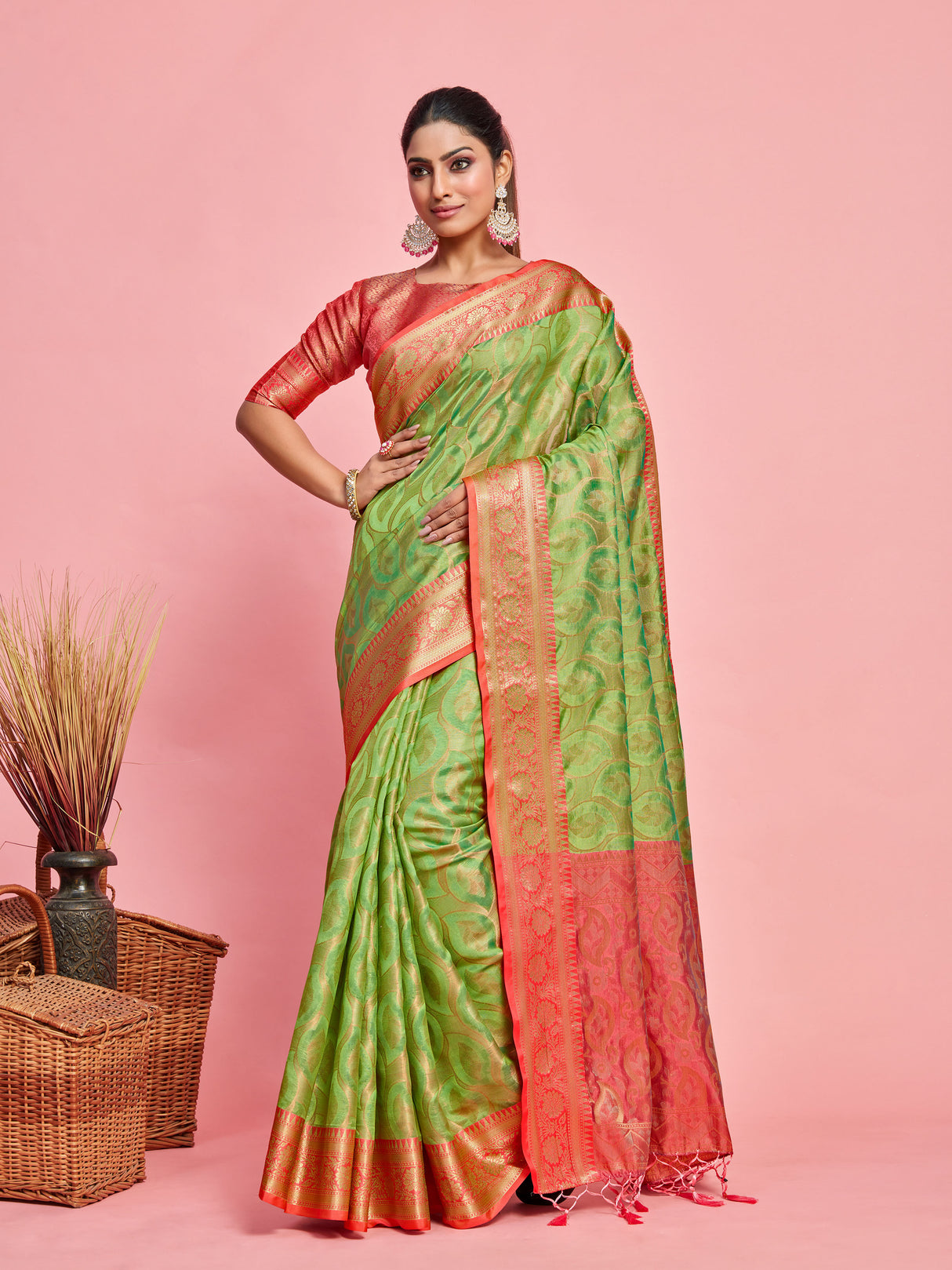 Mimosa Women's Woven Design Kanjivaram Art Silk Saree With Blouse Piece : SA00001229OLFREE