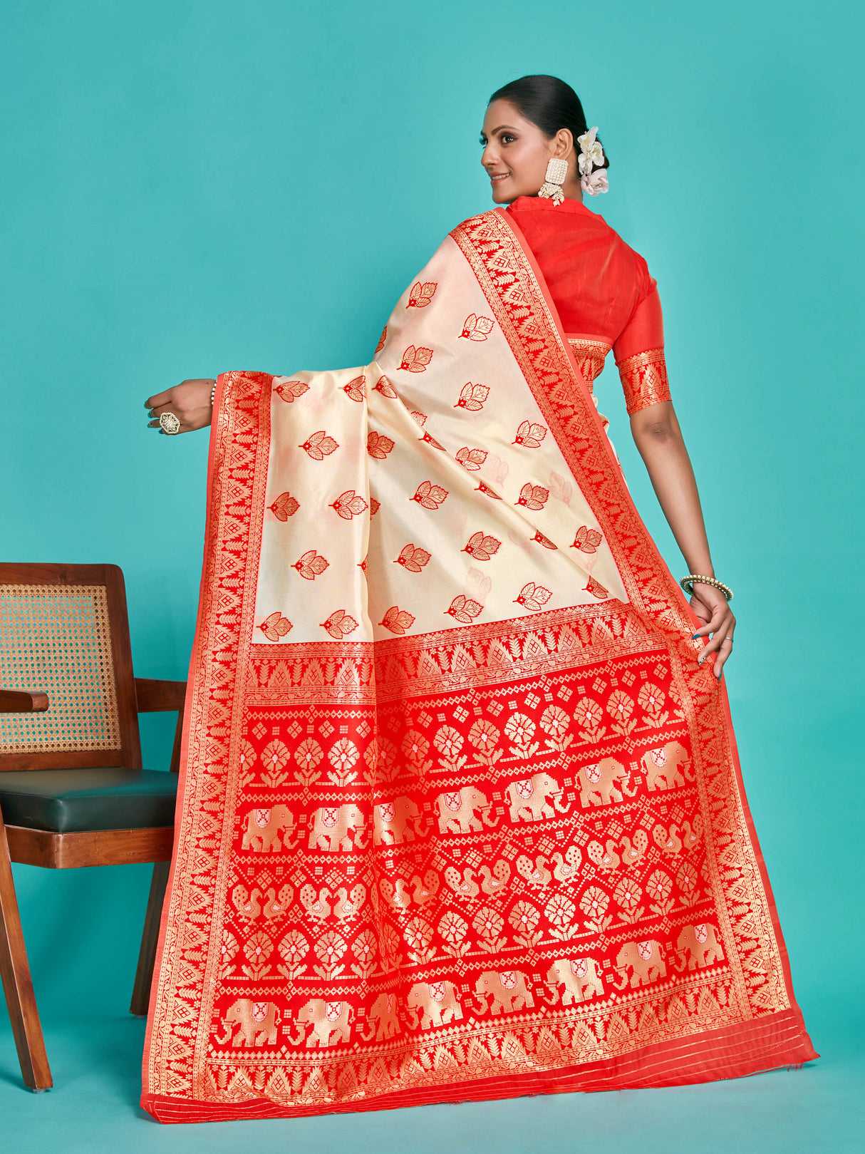 Mimosa Women's Woven Design Kanjivaram Art Silk Saree With Blouse Piece : SA00001339WHFREE