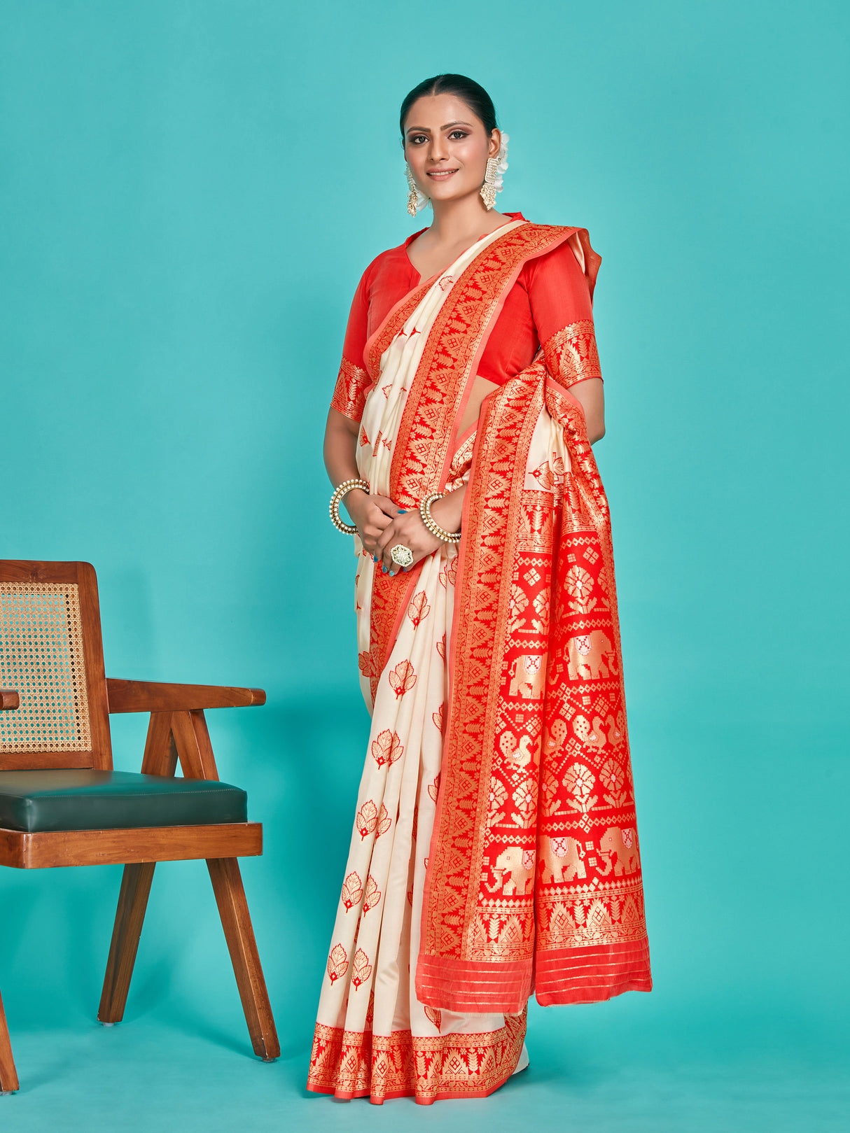 Mimosa Women's Woven Design Kanjivaram Art Silk Saree With Blouse Piece : SA00001339WHFREE